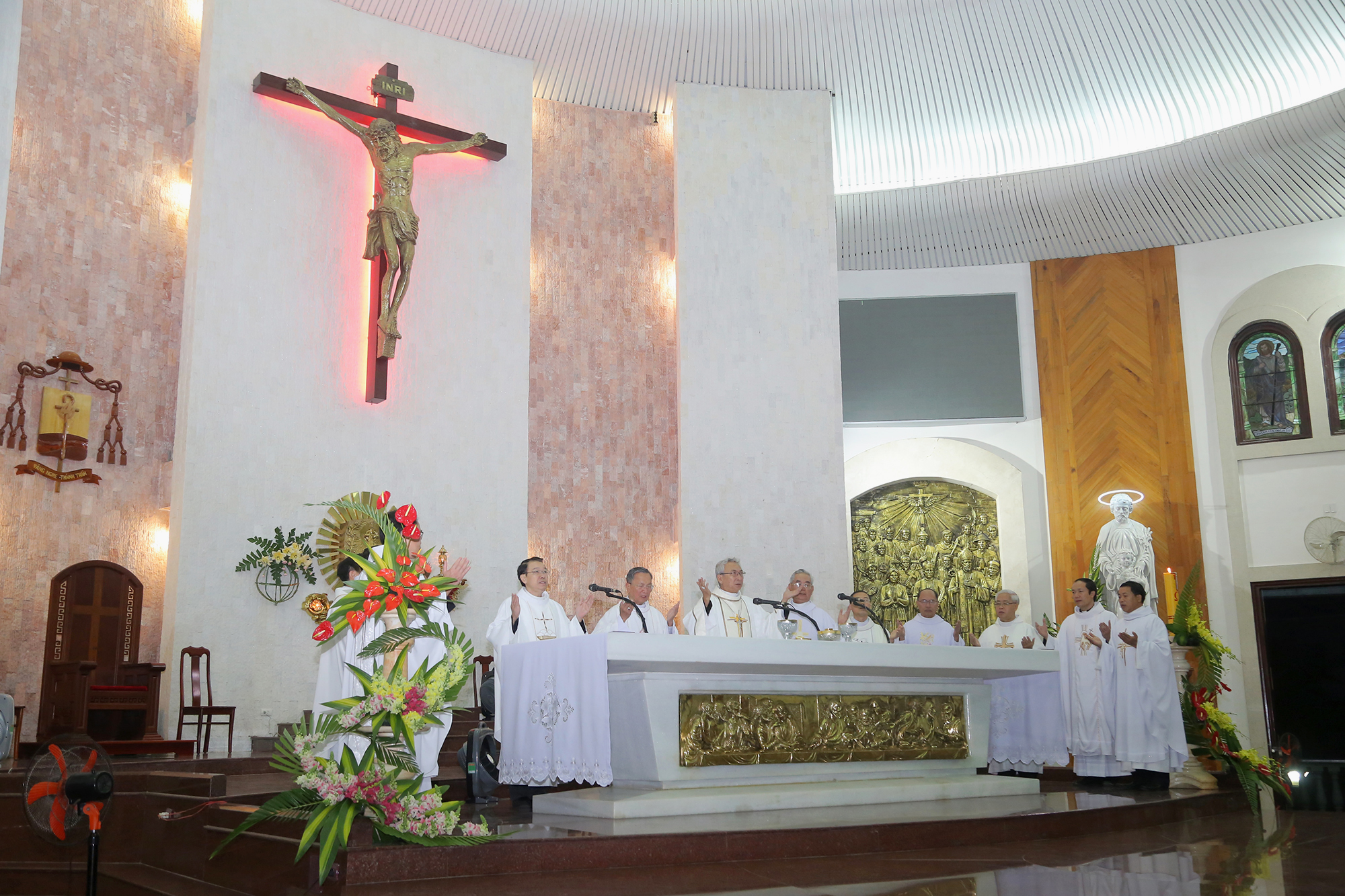 Đức cha Emmanuel Nguyễn Hồng Sơn dâng lễ tạ ơn mừng kỷ niệm 2 năm tấn phong giám mục