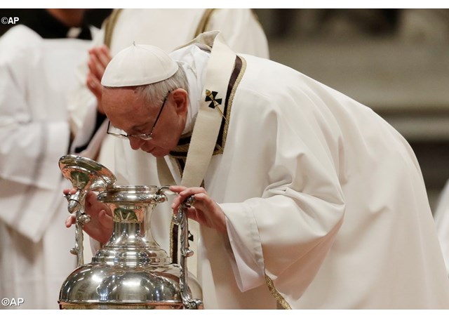 VIDEO: Lễ Truyền Dầu Đức Thánh Cha cử hành tại Vatican 2018