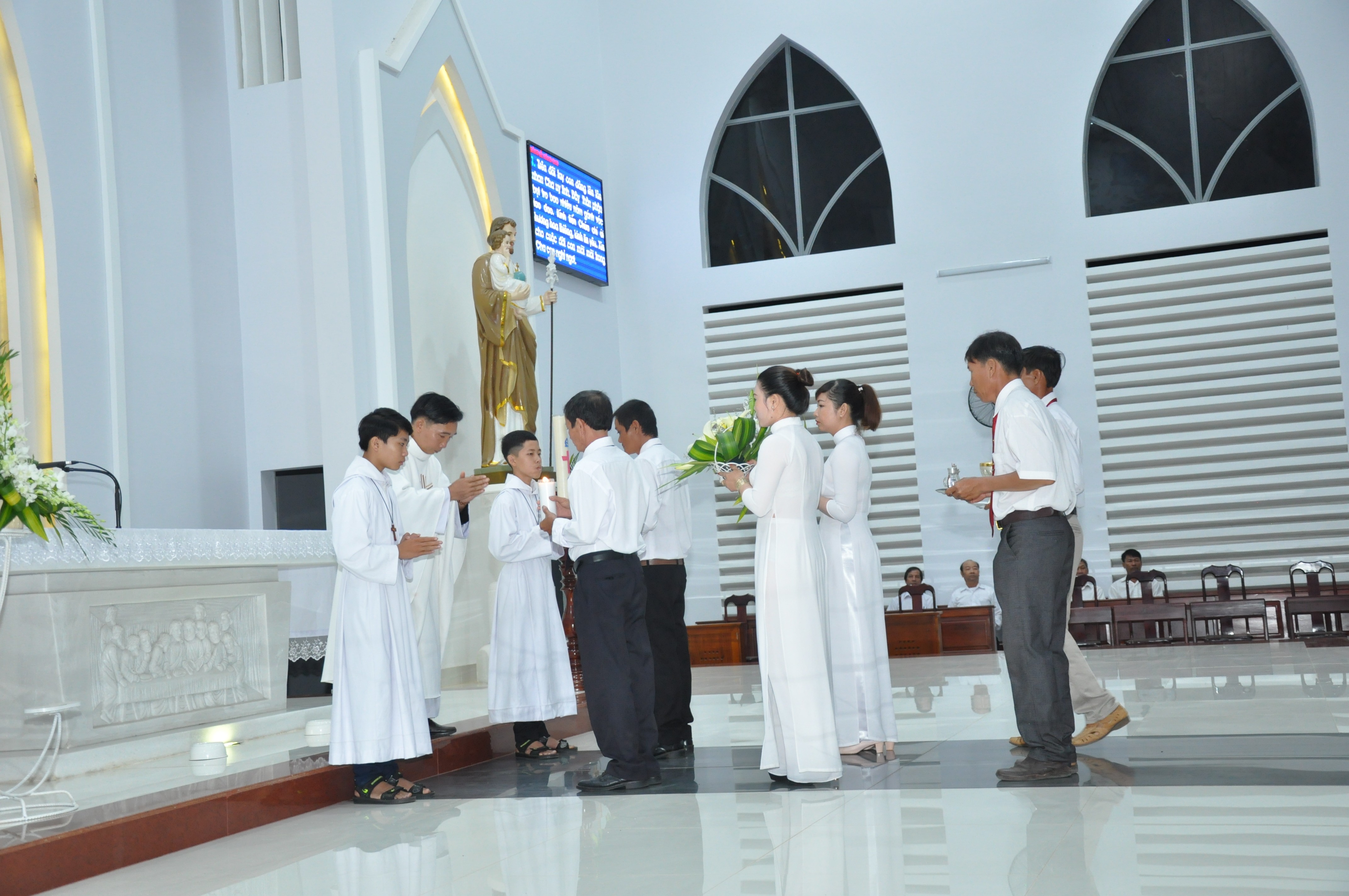 Giáo xứ Hòa Sơn:  Mừng lễ kính Thánh Giuse - Bổn mạng Gia trưởng và Ca đoàn xứ