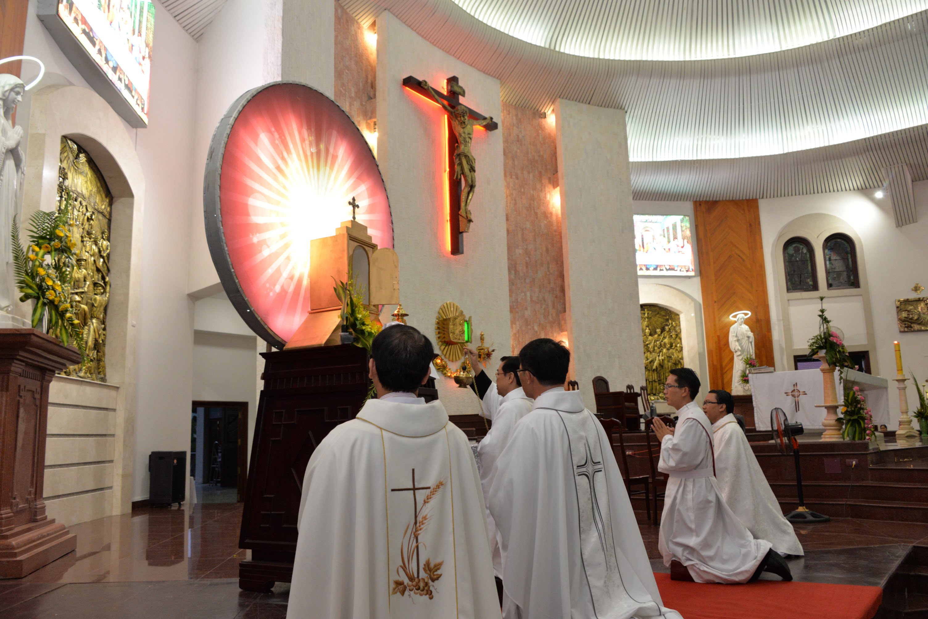 Giáo xứ Chánh Tòa Bà Rịa: Cử hành Thánh lễ Tiệc Ly- Thứ Năm Tuần Thánh 2018
