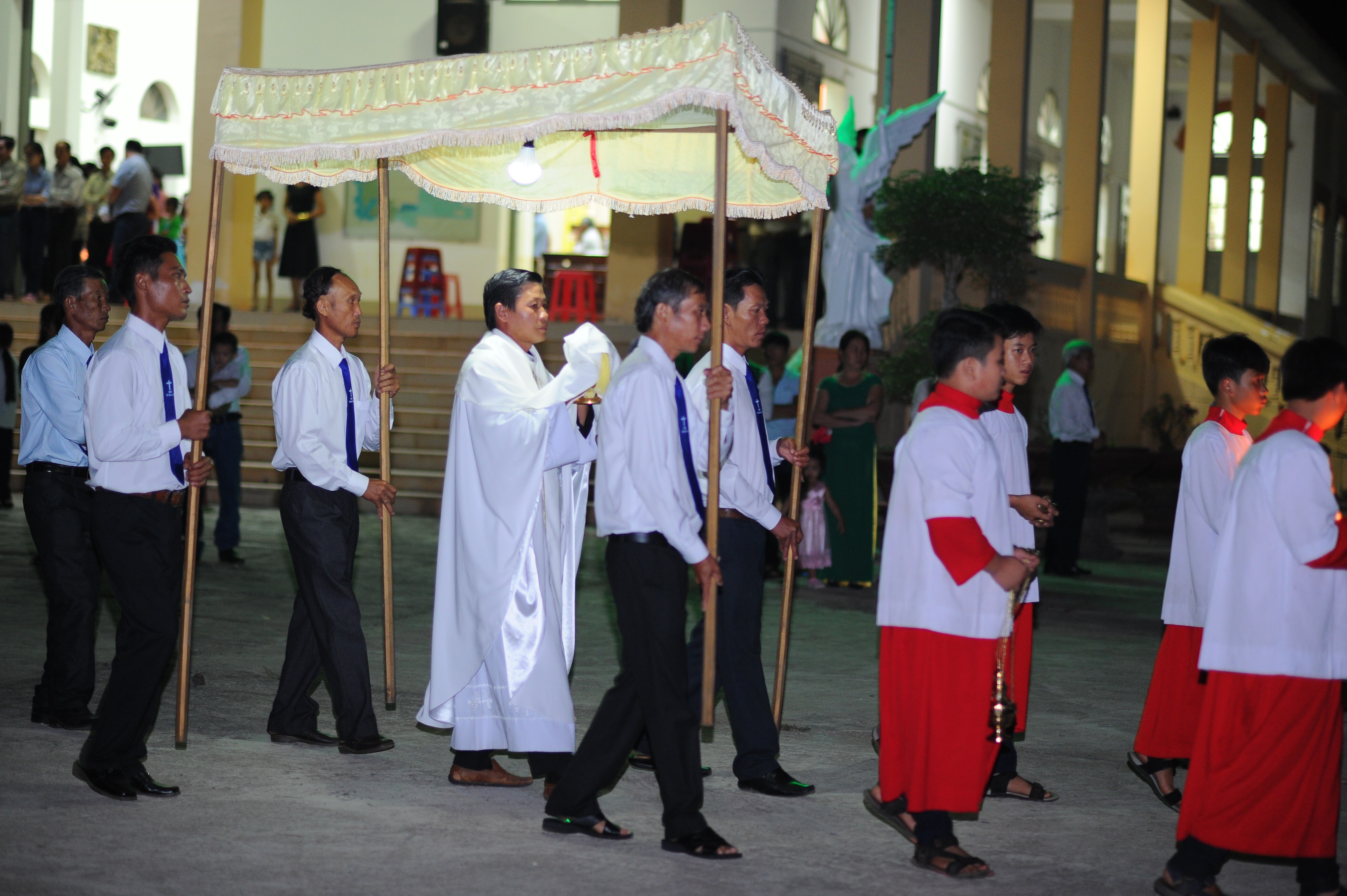 Giáo xứ Hòa Lâm: Thánh lễ Tiệc ly- Thứ Năm Tuần Thánh 2018