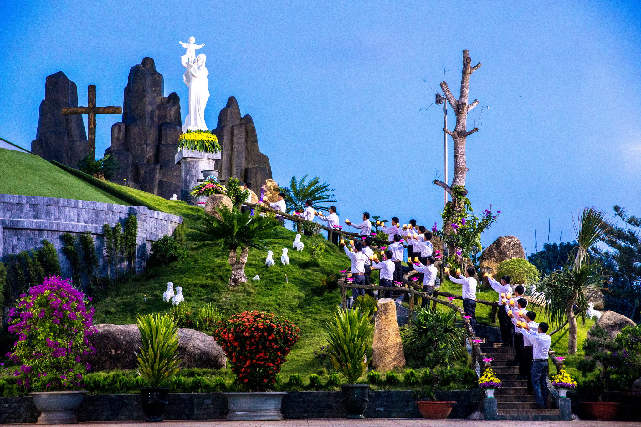 Tin Ảnh: Giáo xứ Hữu Phước: Khai mạc Tháng Hoa tôn vinh Đức Mẹ 2018