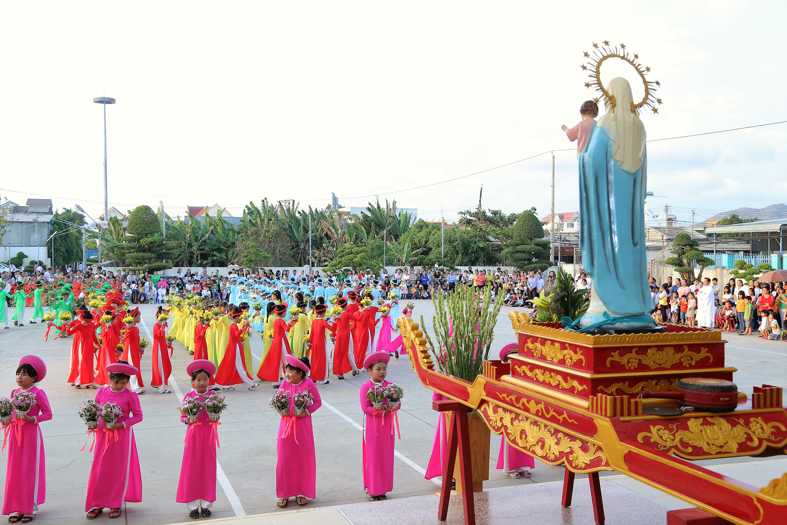 Giáo xứ Phước Bình: Khai mạc Tháng hoa 2018 và Thánh lễ kính Thánh Giuse Thợ