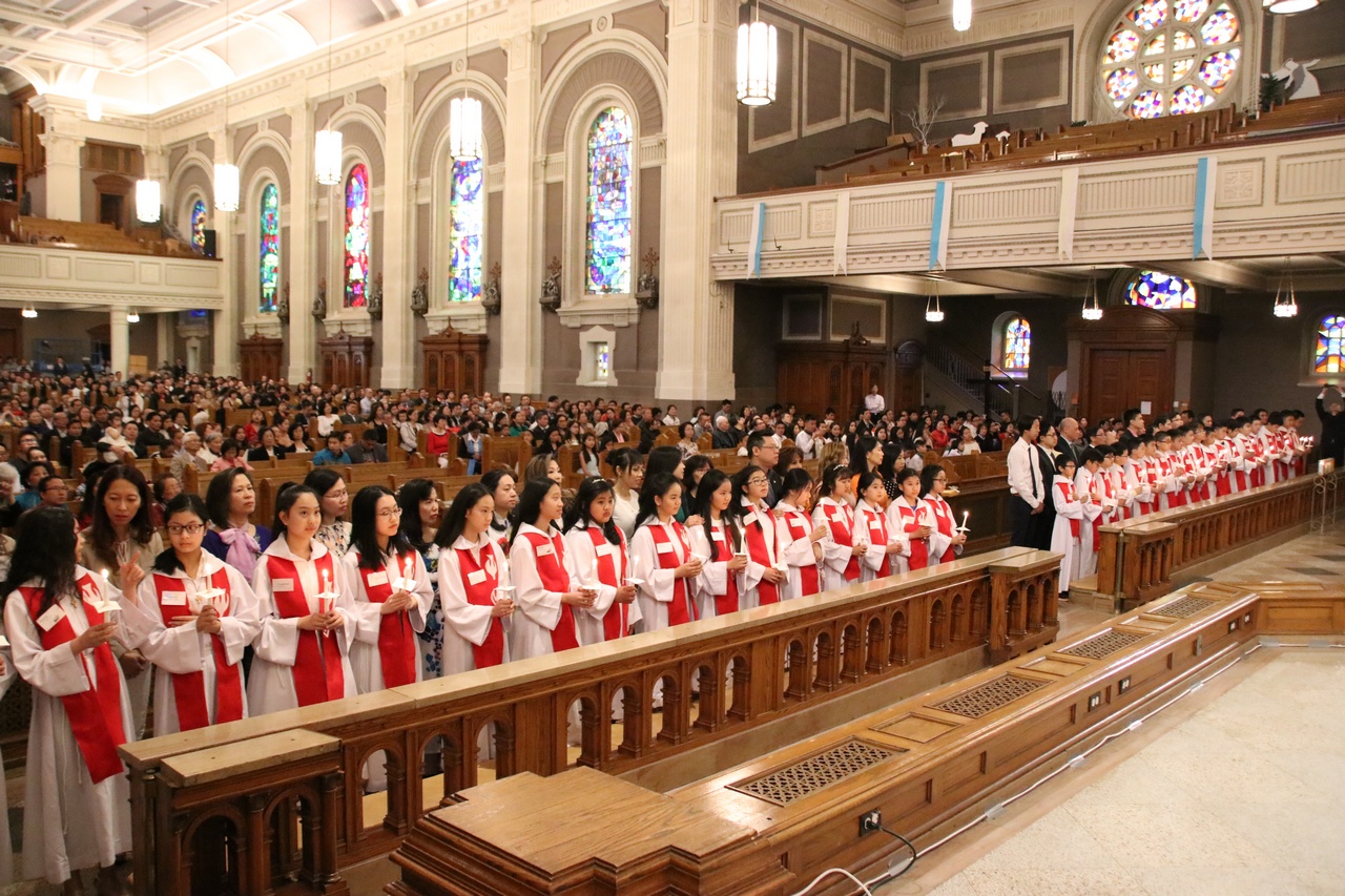 CANADA: Thánh lễ ban Bí tích Thêm sức cho 35 thiếu nhi Việt Nam