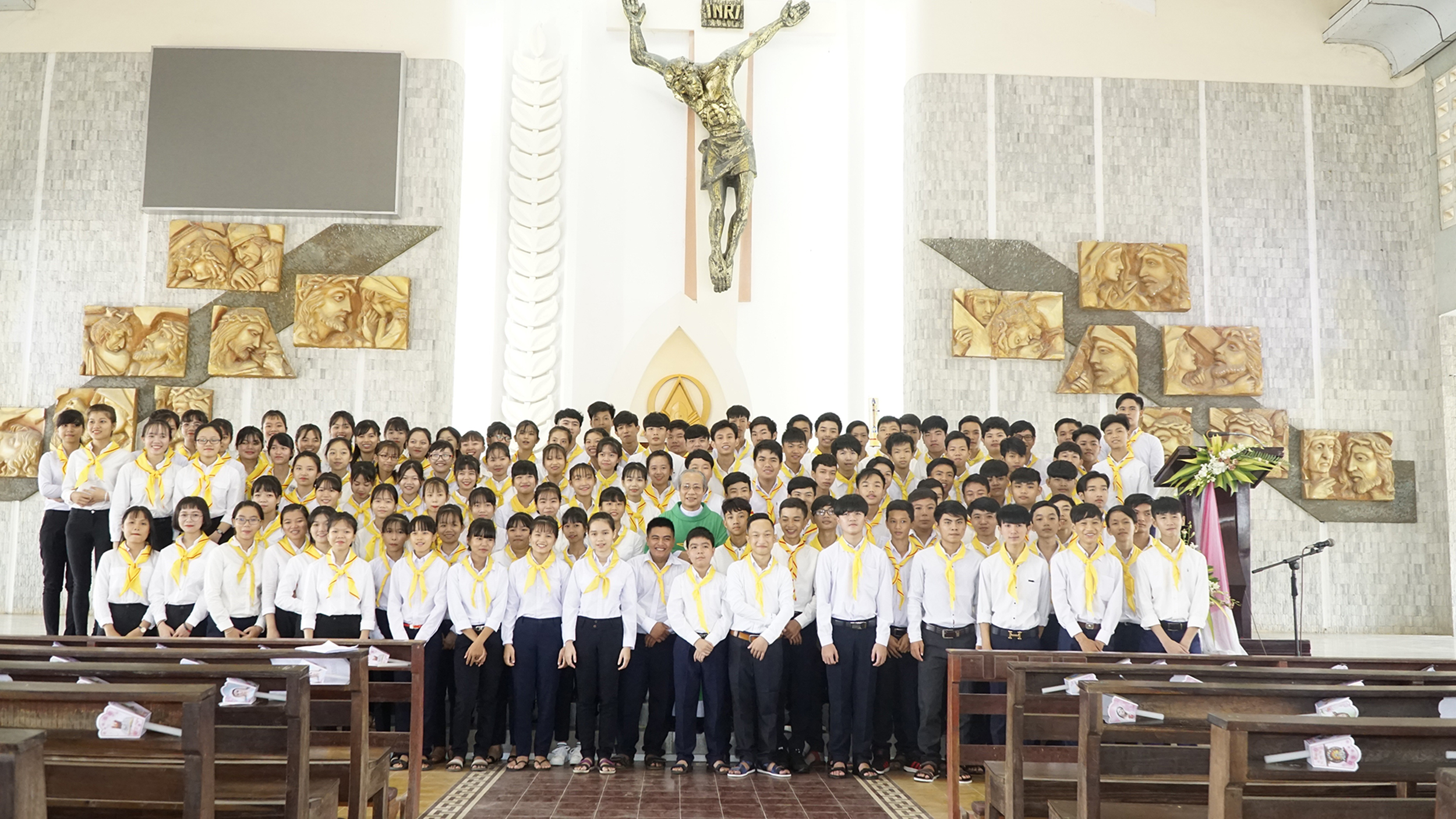 Giáo xứ Láng Cát: Thánh lễ tuyên hứa của 115 em thiếu nhi lớp Sống Đạo và Vào Đời