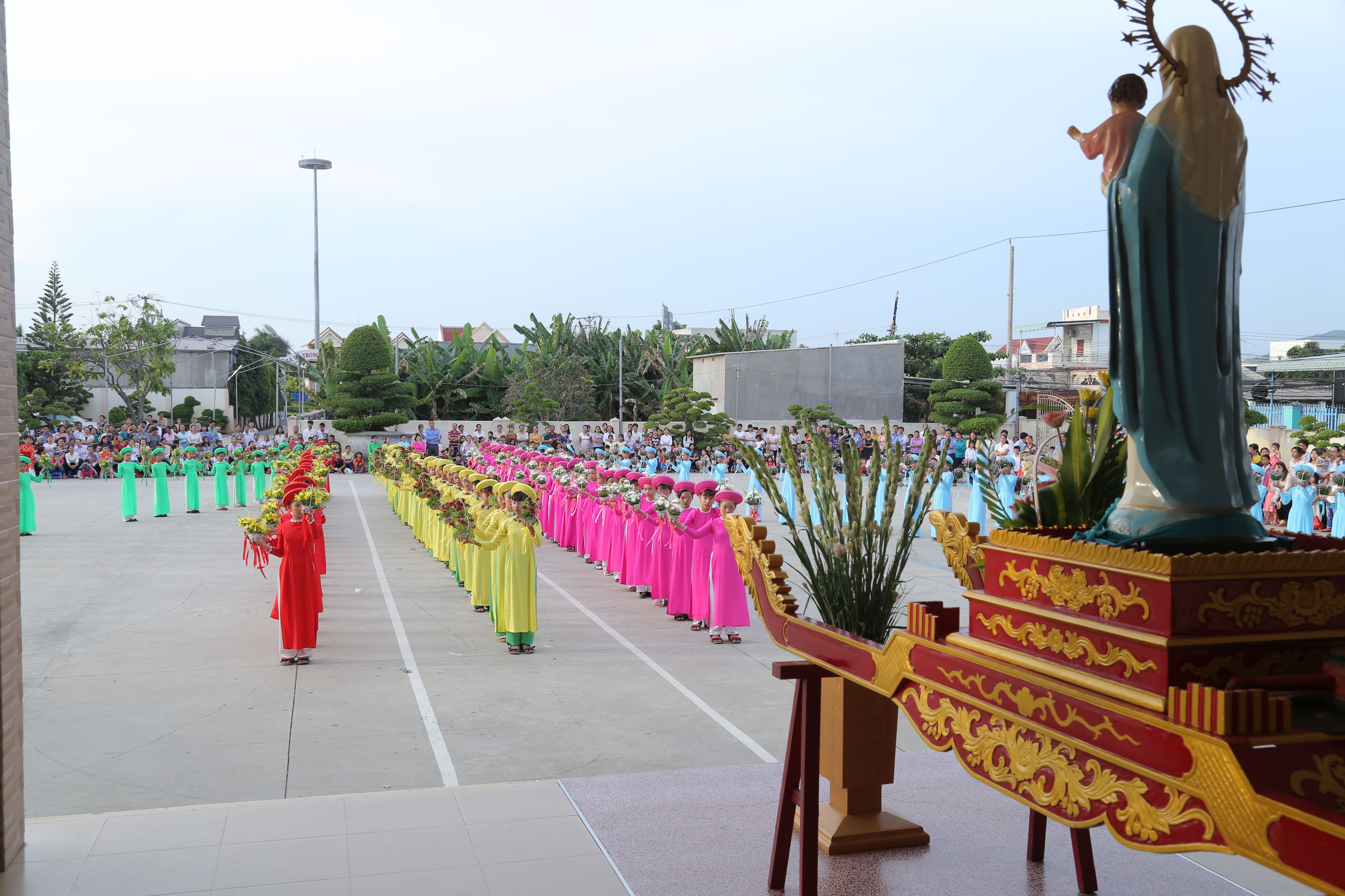 Tin Ảnh: Giáo xứ Phước Bình: Bế mạc tháng hoa kính Đức Mẹ Maria