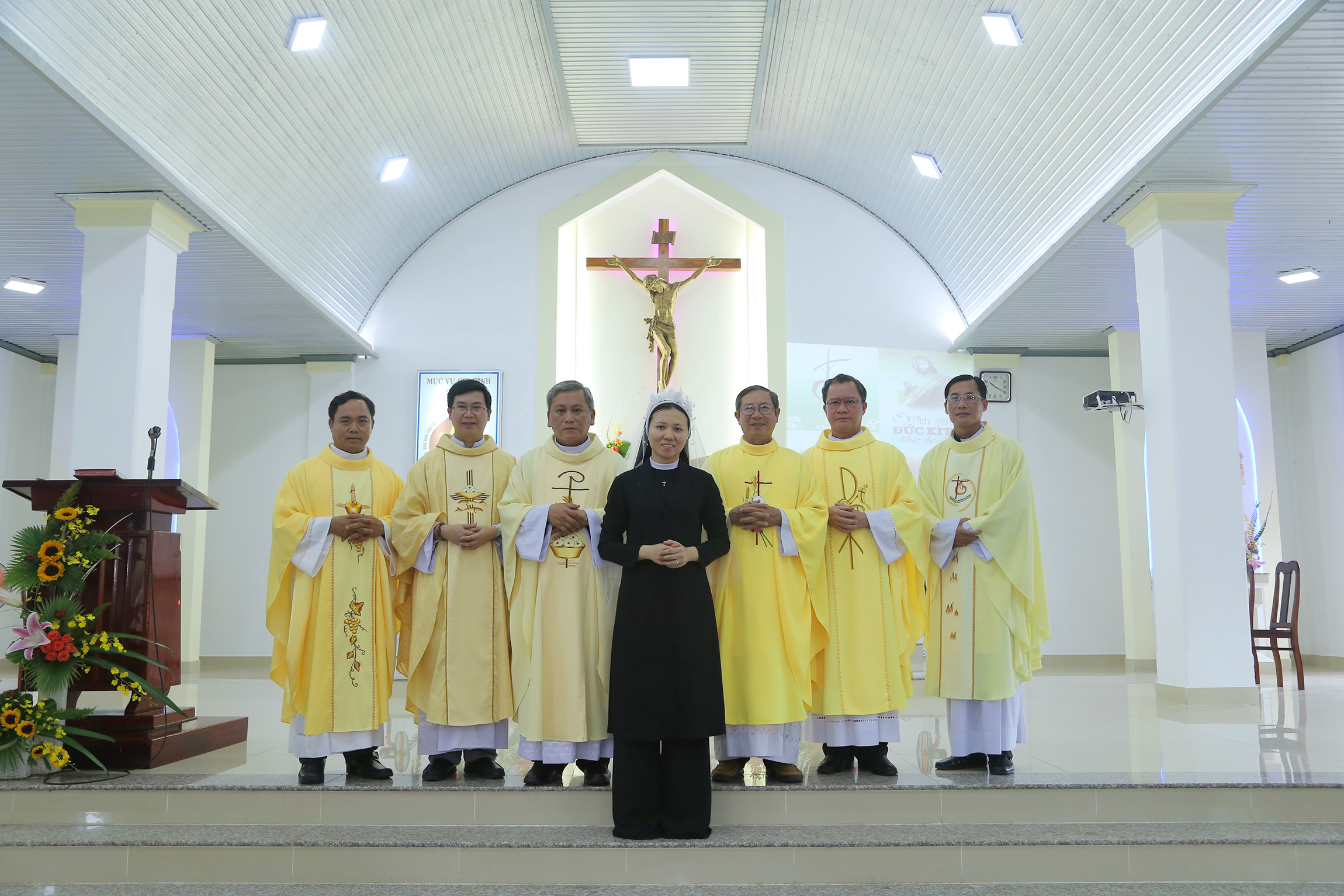 Gx. Đất Đỏ: Thánh lễ tạ ơn mừng hồng ân Vĩnh Khấn nữ tu Maria Nguyễn Thị Kim Ngân