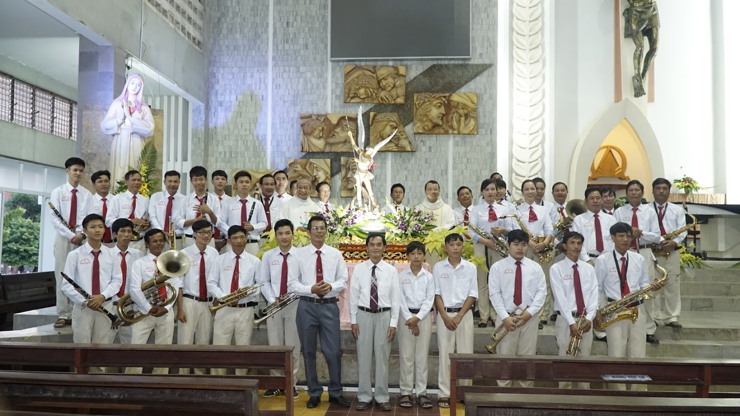 Tin Ảnh: Gx. Láng Cát: Mừng kính các Tổng Lãnh Thiên Thần Michael, Gabriel và Raphael