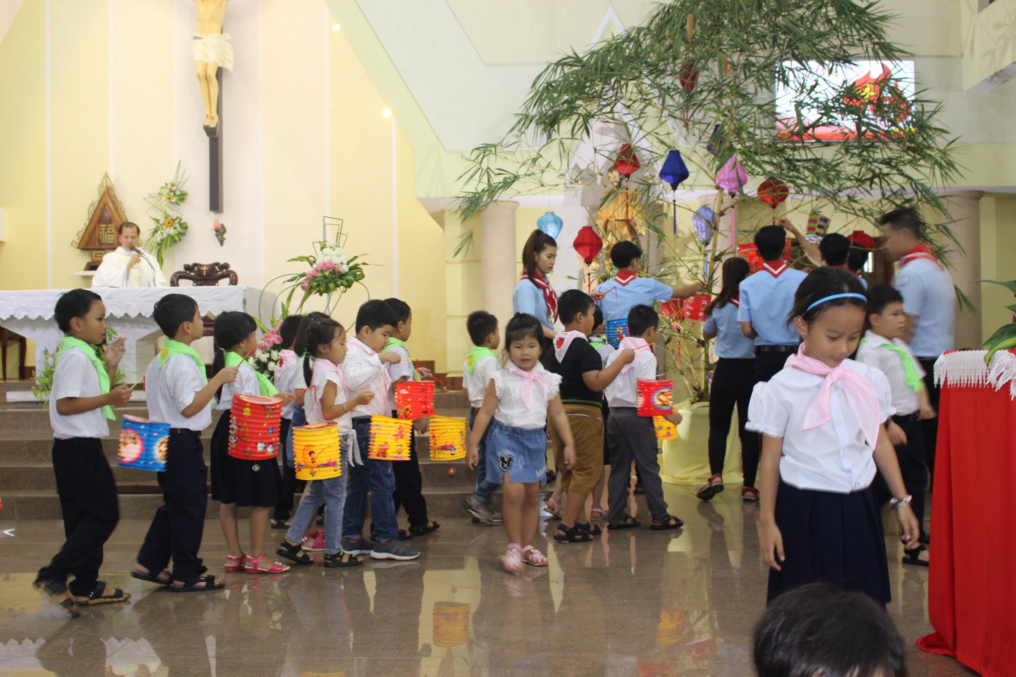 Giáo Xứ Quảng Nghệ: Thiếu nhi mừng Tết Trung Thu 2018