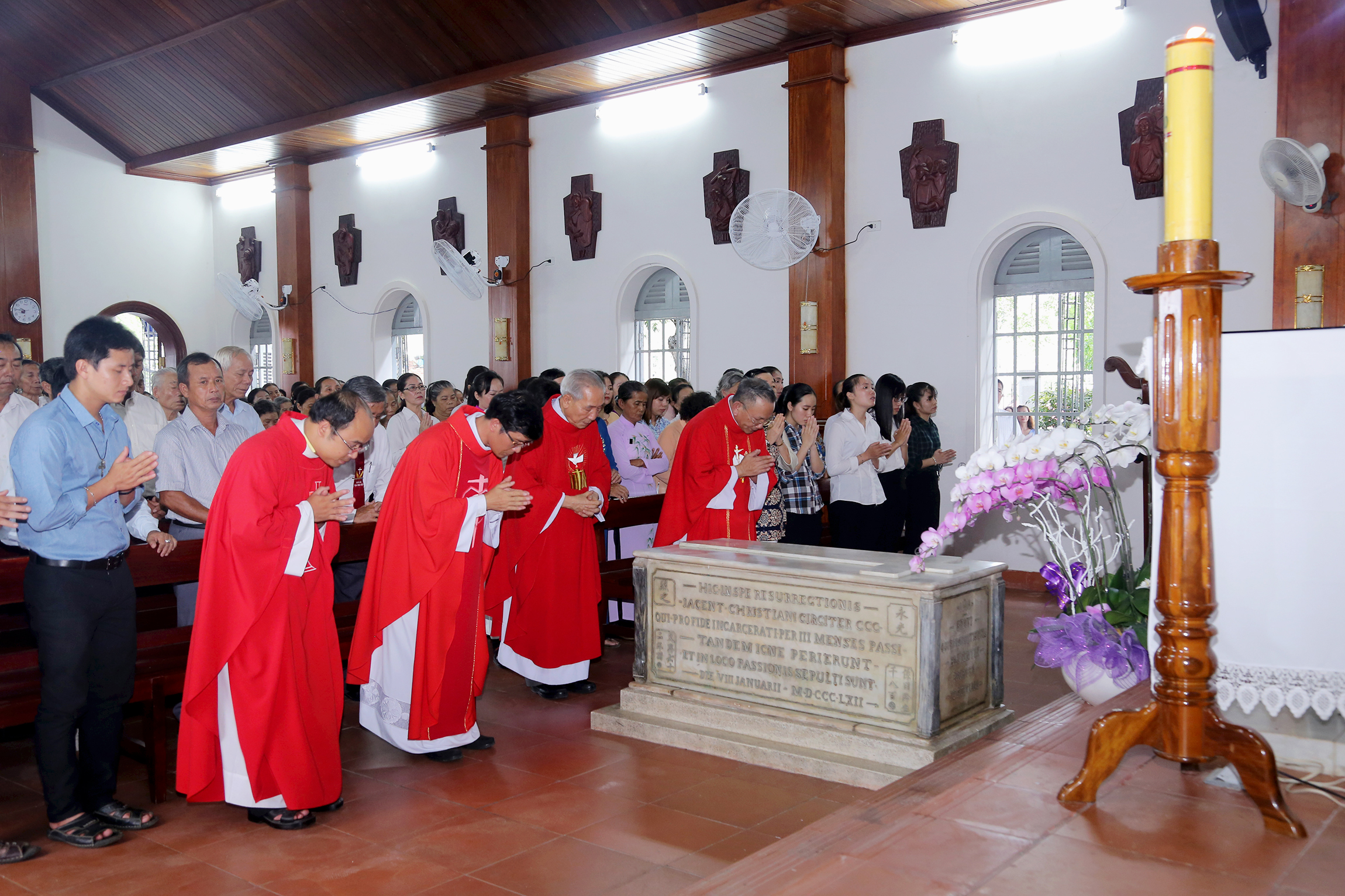 Tin ảnh: Hai Giáo xứ Chu Hải và Xuân Hà hành hương Nhà thờ Mồ Bà Rịa
