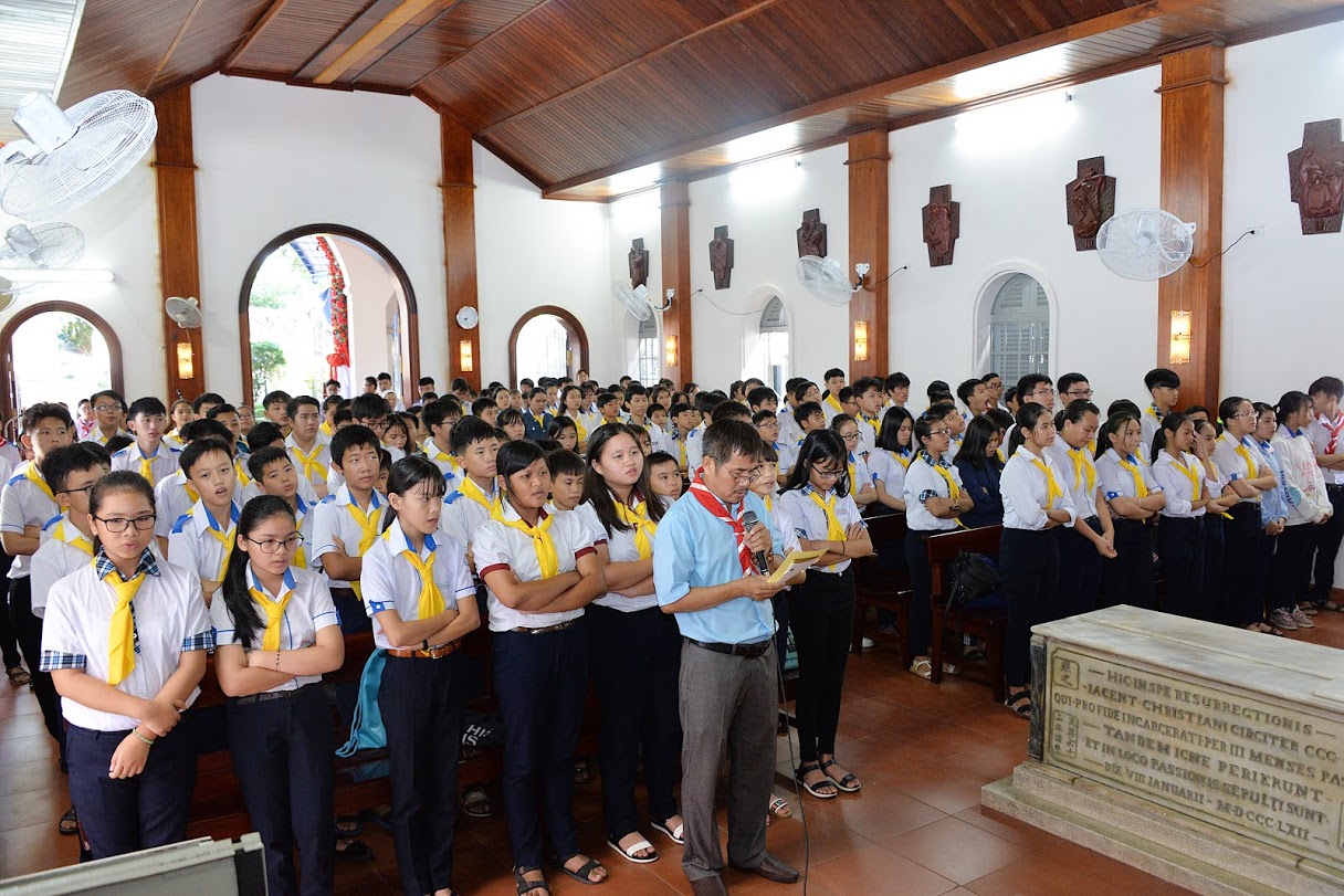Giáo xứ Chánh Toà: Thiếu nhi khối Sống Đạo hành hương Nhà thờ Mồ Bà Rịa