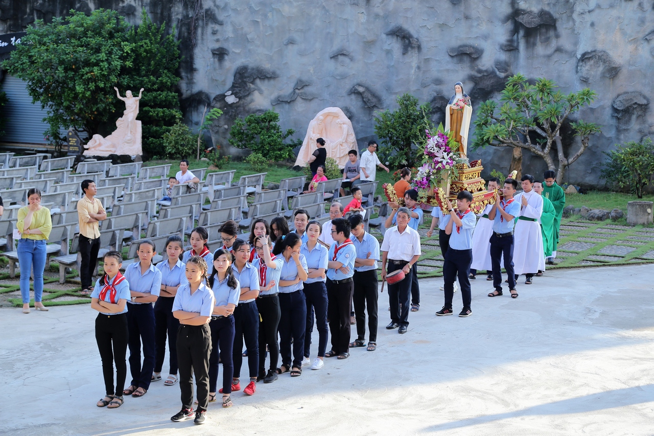 Tin ảnh:  Gx.  Long Hải: Lễ kính thánh Têrêsa Hài Đồng Giêsu – Bổn mạng Giáo lý viên