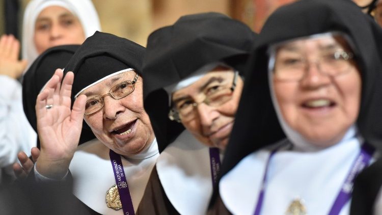 Nhiều dòng nữ ở Mỹ chuẩn bị cáo chung