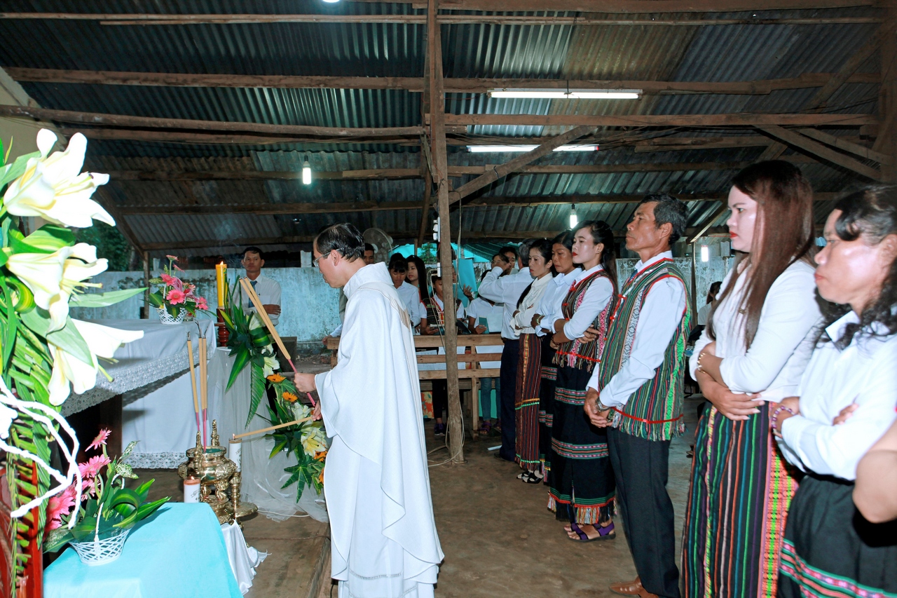Giáo điểm Ruộng Tre – Gx. Vinh Châu: Mừng lễ Thánh nữ Têrêsa Hài đồng Giêsu, bổn mạng Giới Hiền mẫu