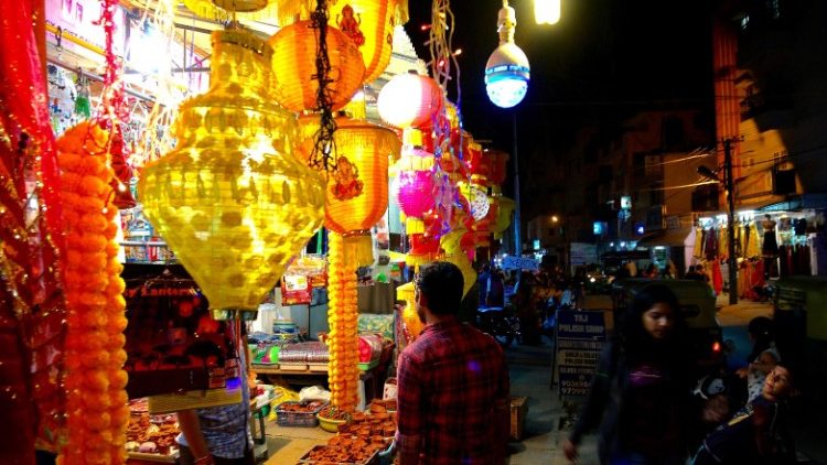 Tòa Thánh chúc mừng các tín hữu Ấn giáo nhân lễ Diwali