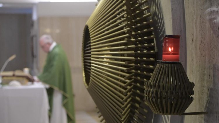 Đức Thánh Cha: Giáo Hội tăng trưởng trong thinh lặng, chứ không phô diễn (15.11.2018)