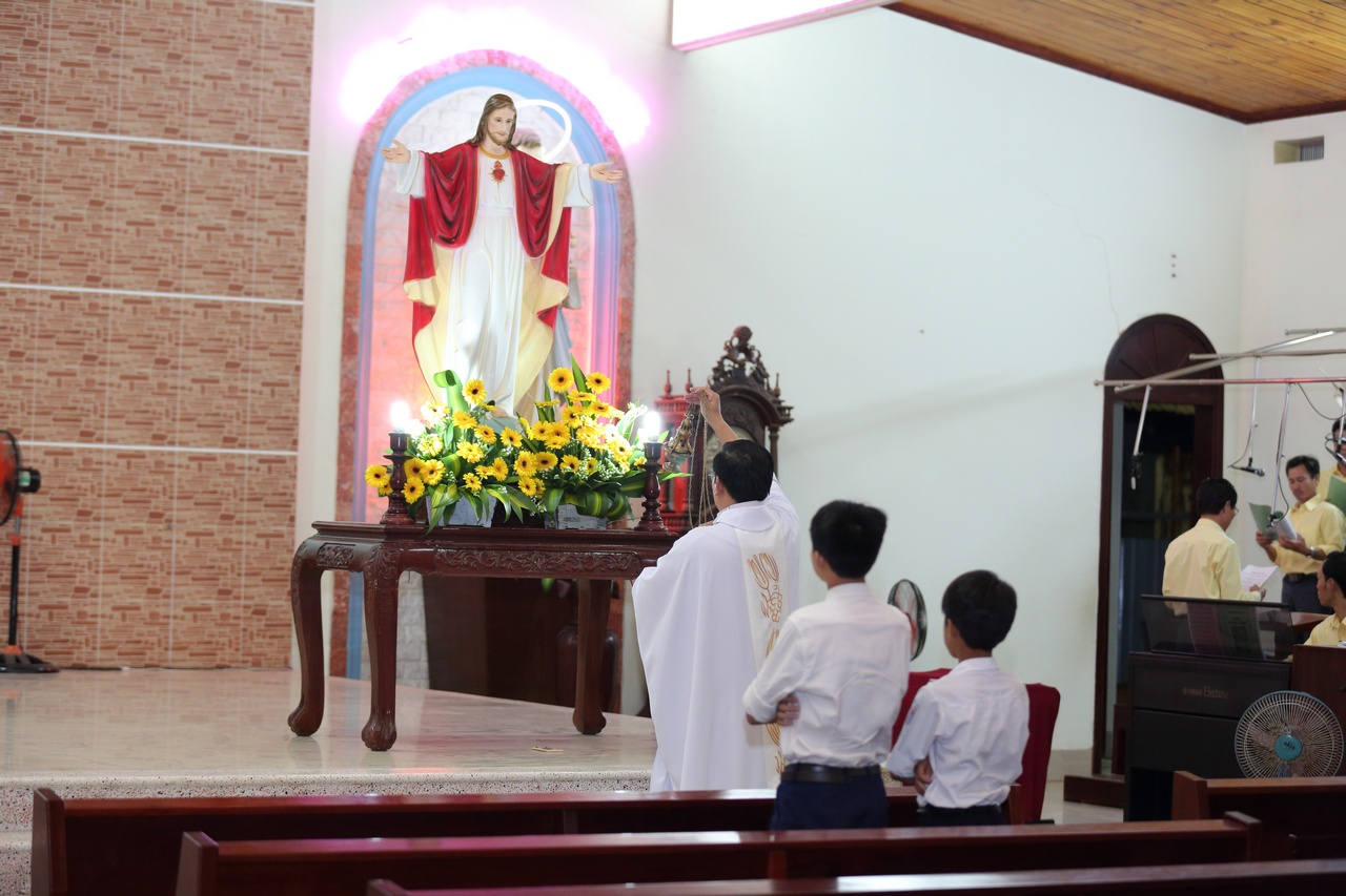 Gx. Phước Tân: Mừng lễ Kitô Vua – Bổn mạng giáo xứ