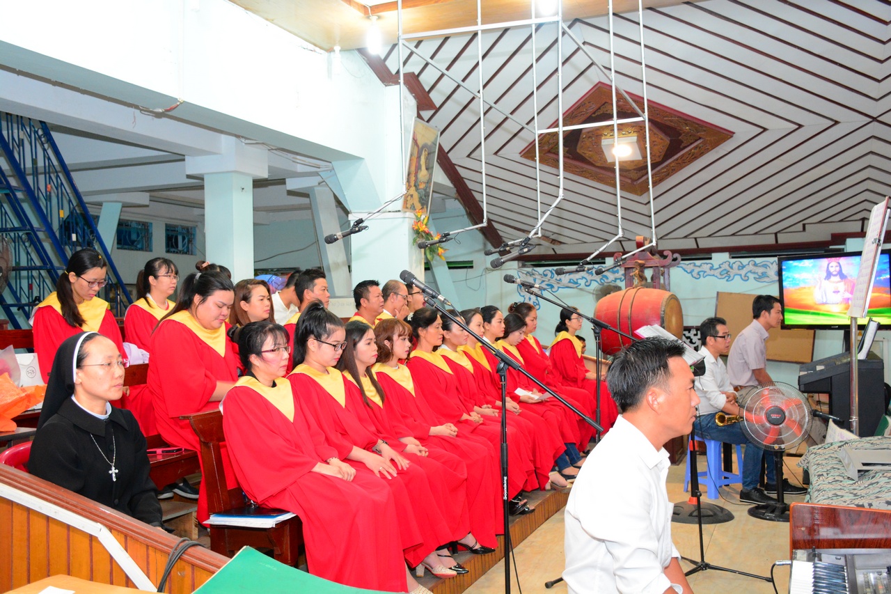 Gx. Thủy Giang: Mừng lễ Thánh nữ Cécilia - Bổn mạng Ca đoàn Xứ