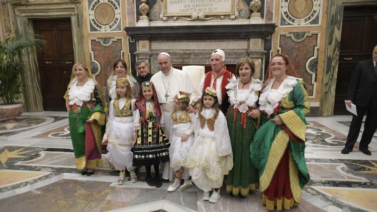 ĐTC tiếp phái đoàn 200 người đại diện toàn dân Albani