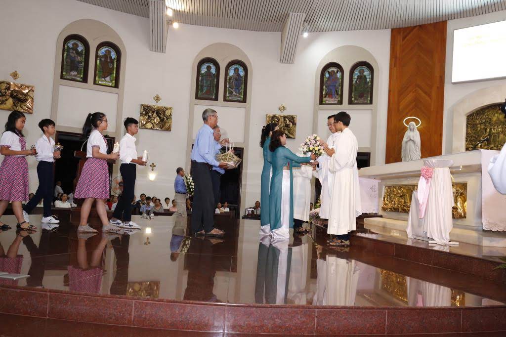 Gx. Chánh Tòa Bà Rịa: Mừng lễ Đức Mẹ Vô Nhiễm Nguyên Tội- Bổn mạng Giáo Họ Vô Nhiễm và Ca đoàn Thiếu nhi   
