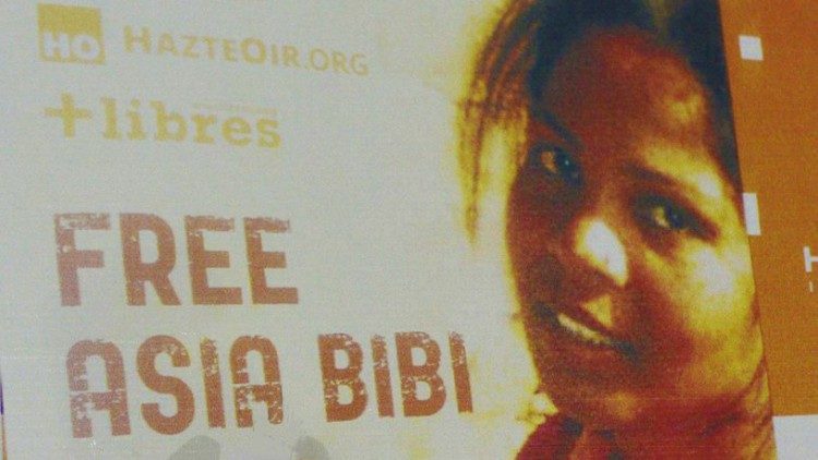 Bà Asia Bibi đã rời Pakistan 