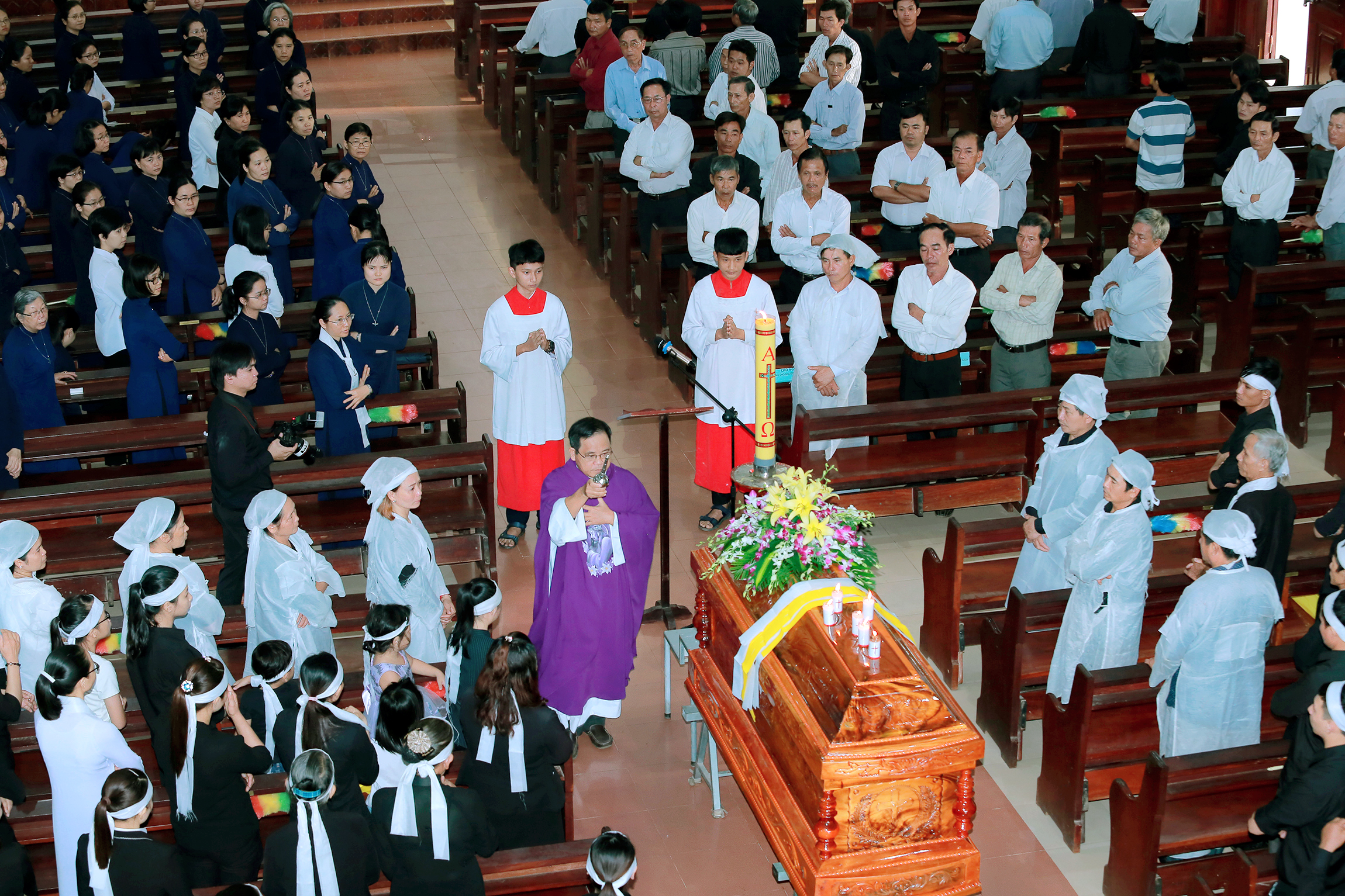 Gx. Hòa An:  Thánh lễ an táng Bà cố Anna Nguyễn Thị Hợi – Thân mẫu Nữ tu Maria Lê Thị Chung  – Dòng Đức Bà CND