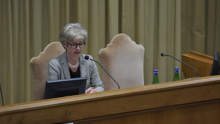 Thuyết trình của bà Linda Ghisoni