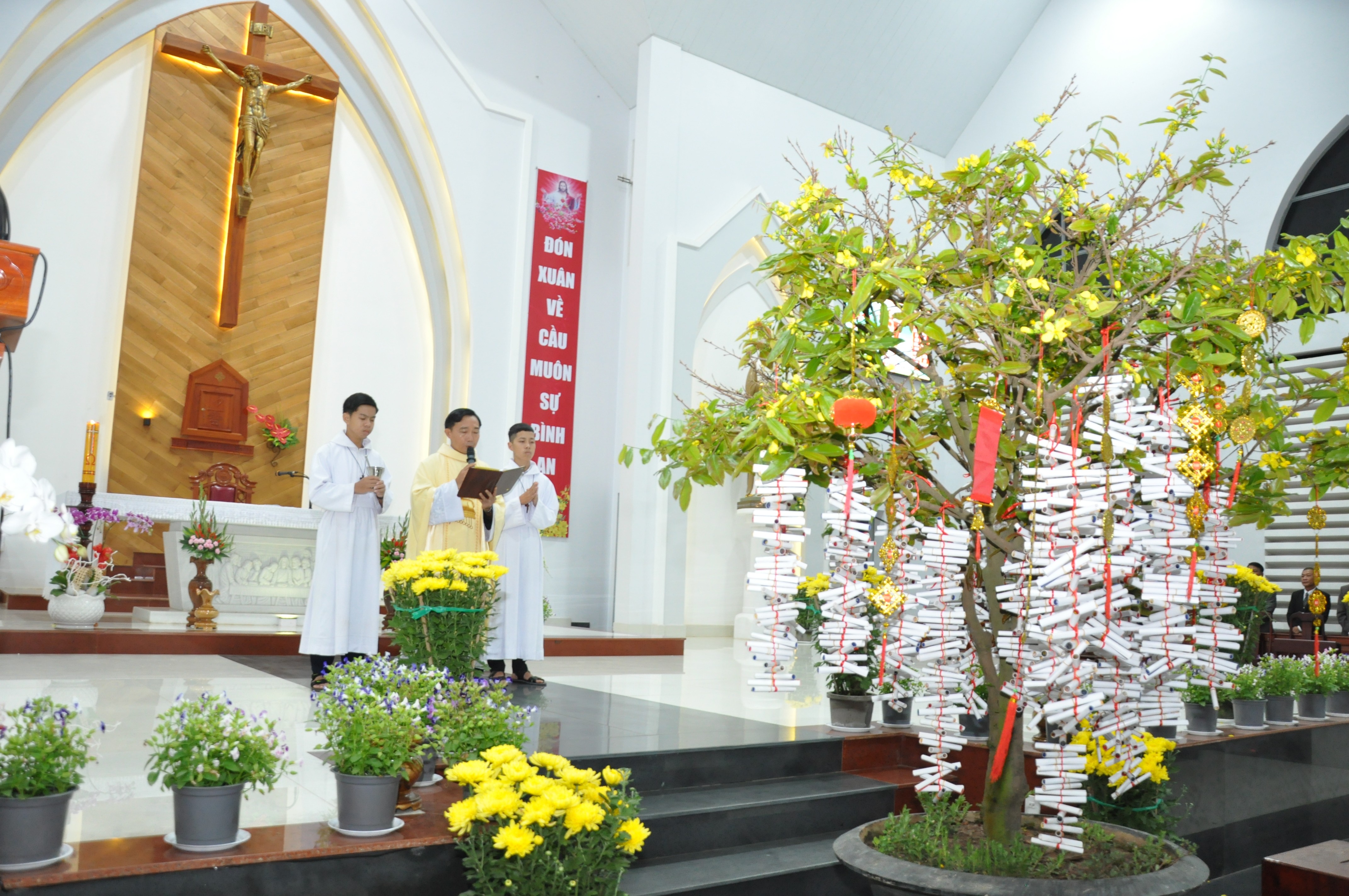 Giáo xứ Hòa Sơn: Thánh lễ cầu bình an đầu năm mới 2019