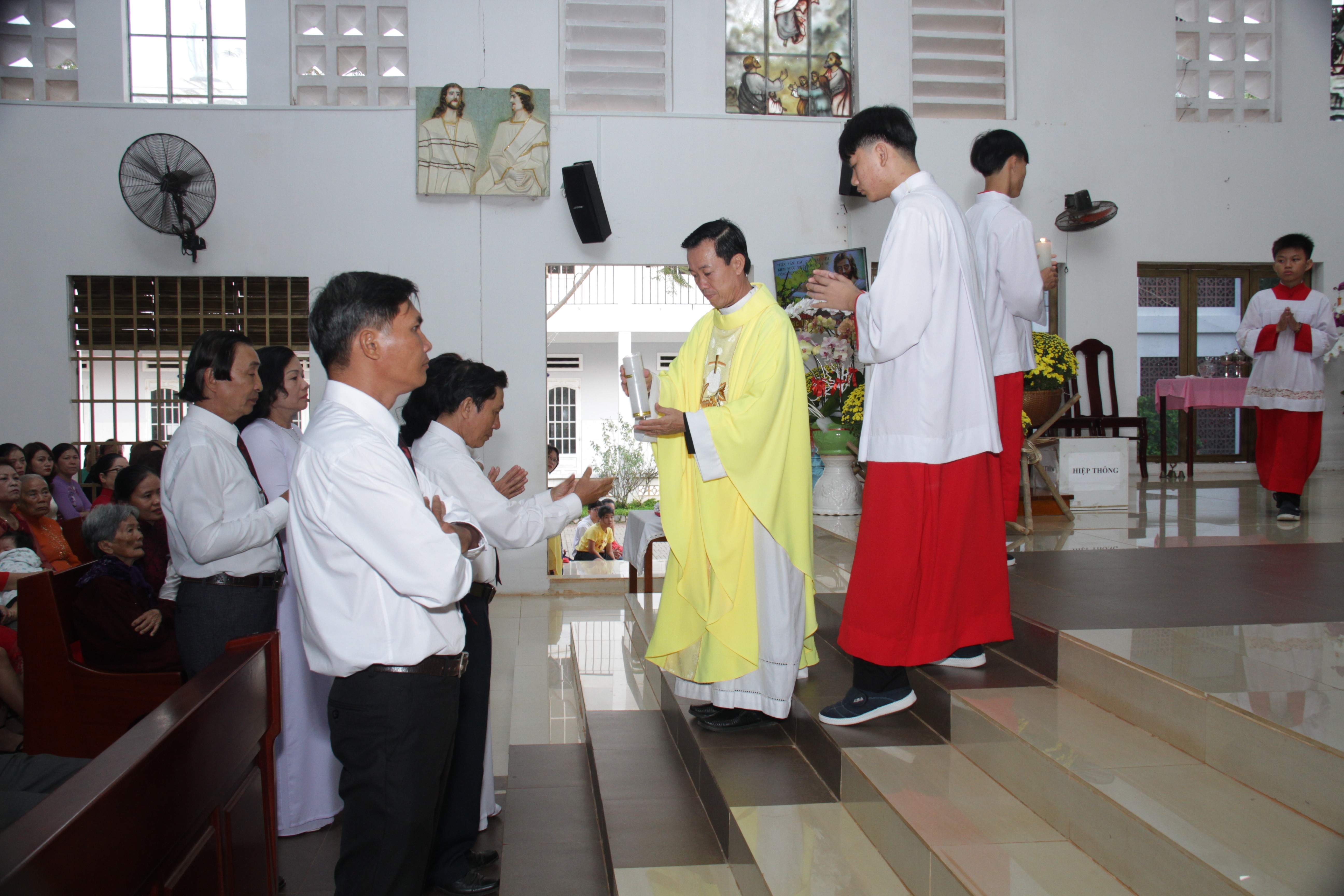 Tin Ảnh: Gx. Thiện Phước: Thánh lễ minh niên và Lễ kính nhớ tổ tiên ông bà cha mẹ năm 2019