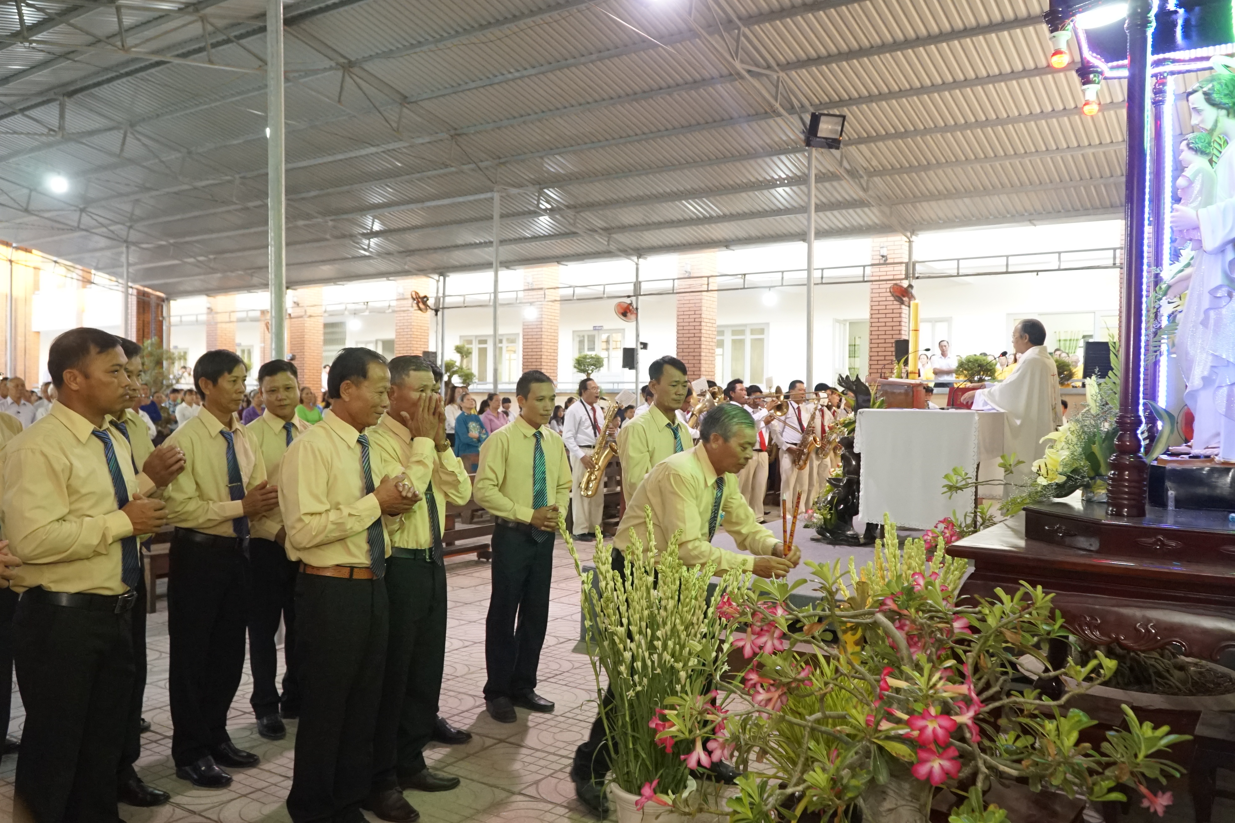 Gx. Láng Cát: Mừng lễ kính Thánh Giuse- Bổn mạng Giới Gia trưởng