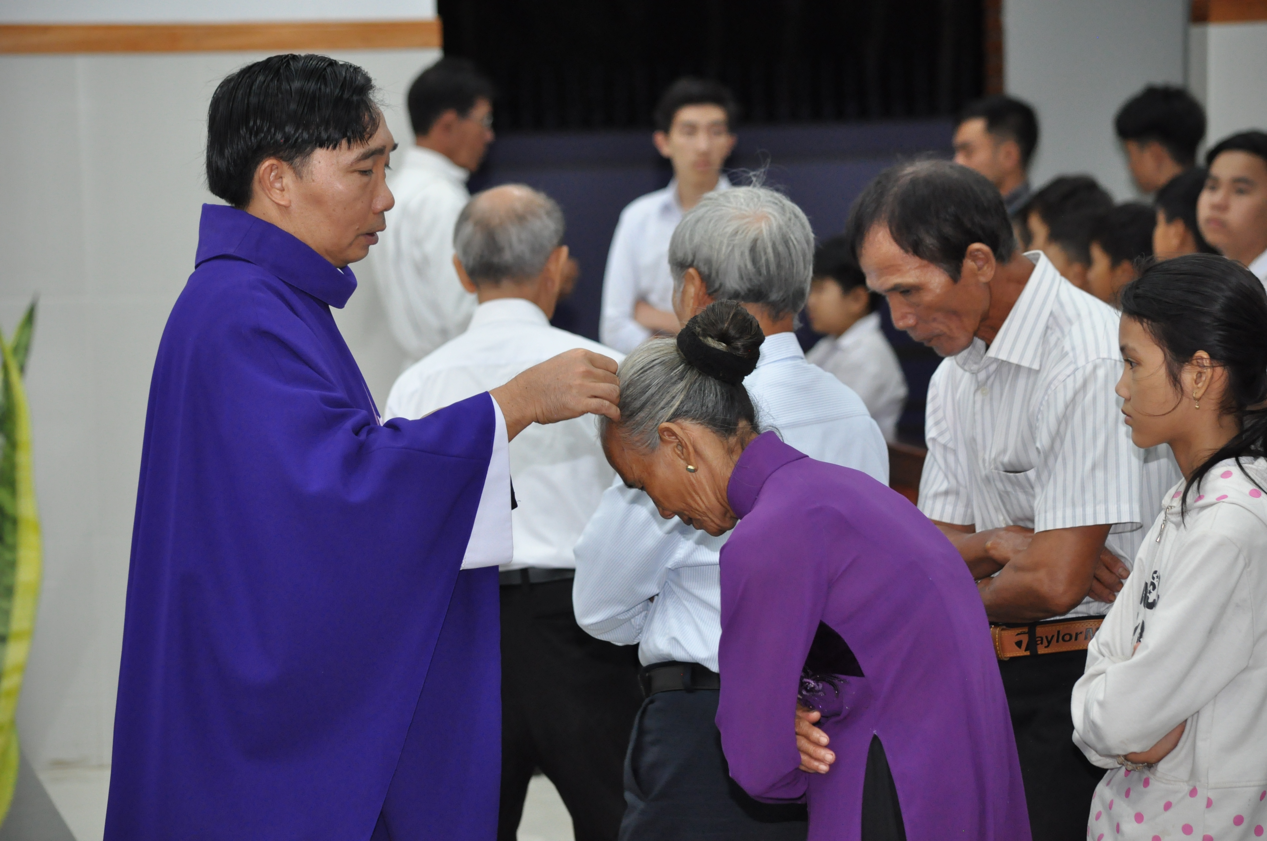 Gx. Hòa Sơn: Cử hành Thánh Lễ Tro – Khai mạc Mùa Chay Thánh 2019