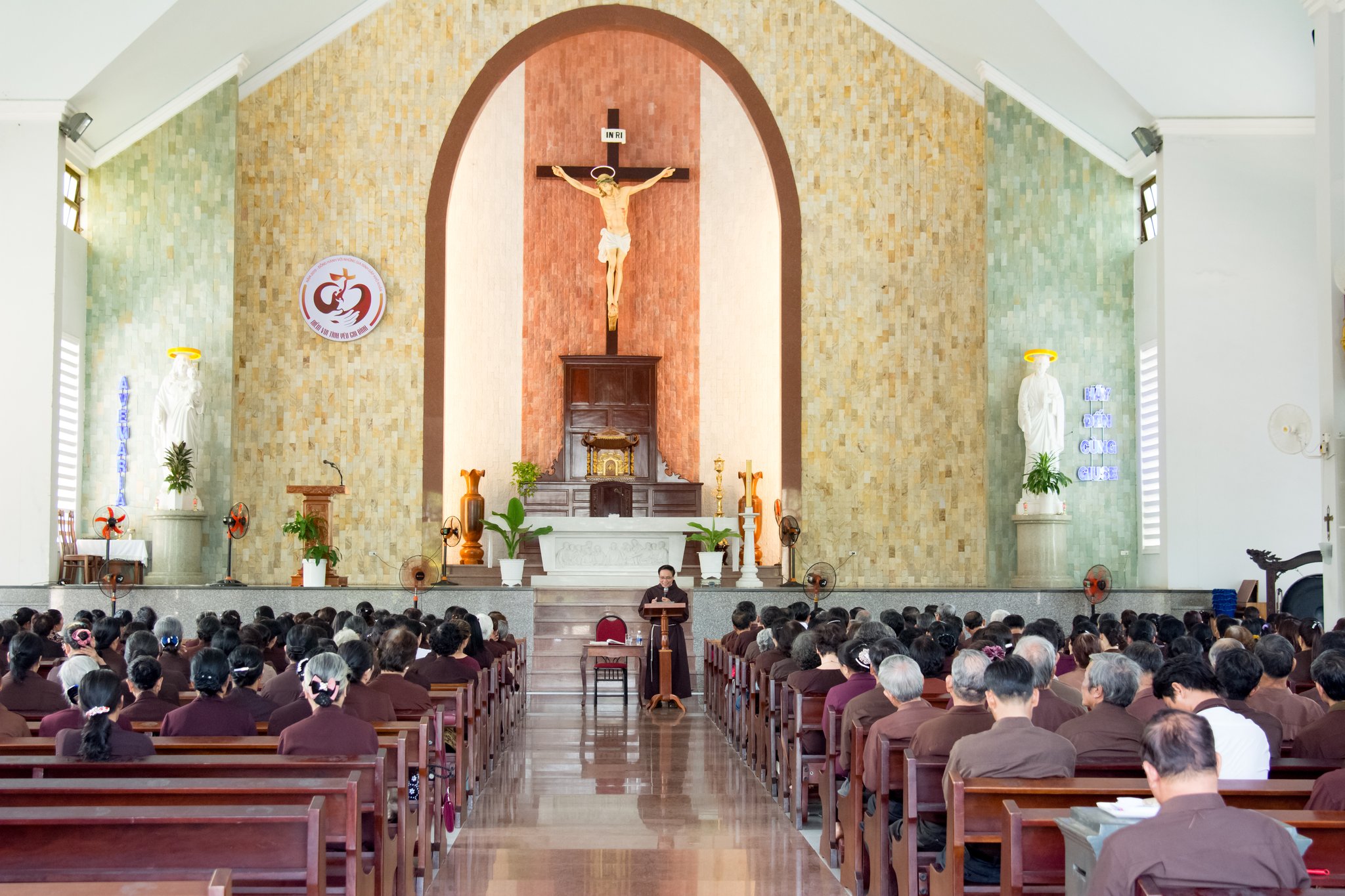 Tin Ảnh:Gx. Nam Đồng: 17 Huynh đệ đoàn Phan Sinh Tại Thế Miền Bà rịa tĩnh tâm Mùa chay 2019