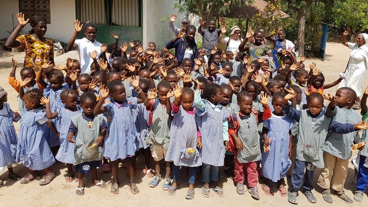 Cuộc tình và hôn lễ tại cứ điểm truyền giáo Guinea Bissau