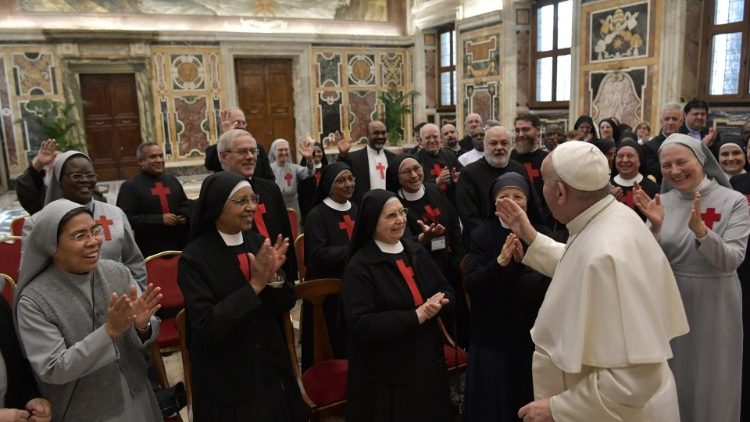 ĐTC tiếp đại gia đình dòng Thánh Camillo de Lellis