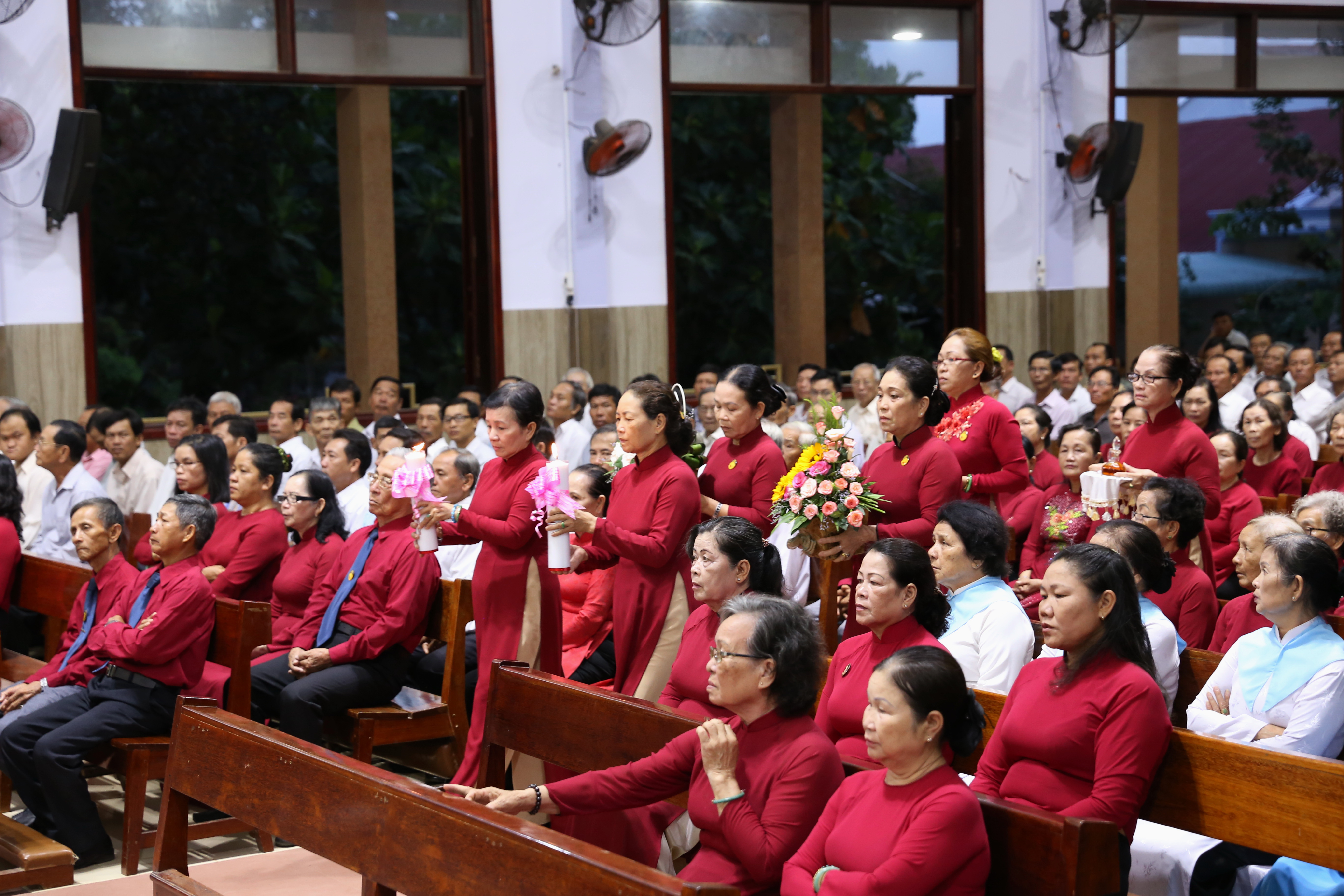 Tin Ảnh: Gx. Hữu Phước: Thánh lễ mừng bổn mạng của Hội Lòng Chúa Thương Xót