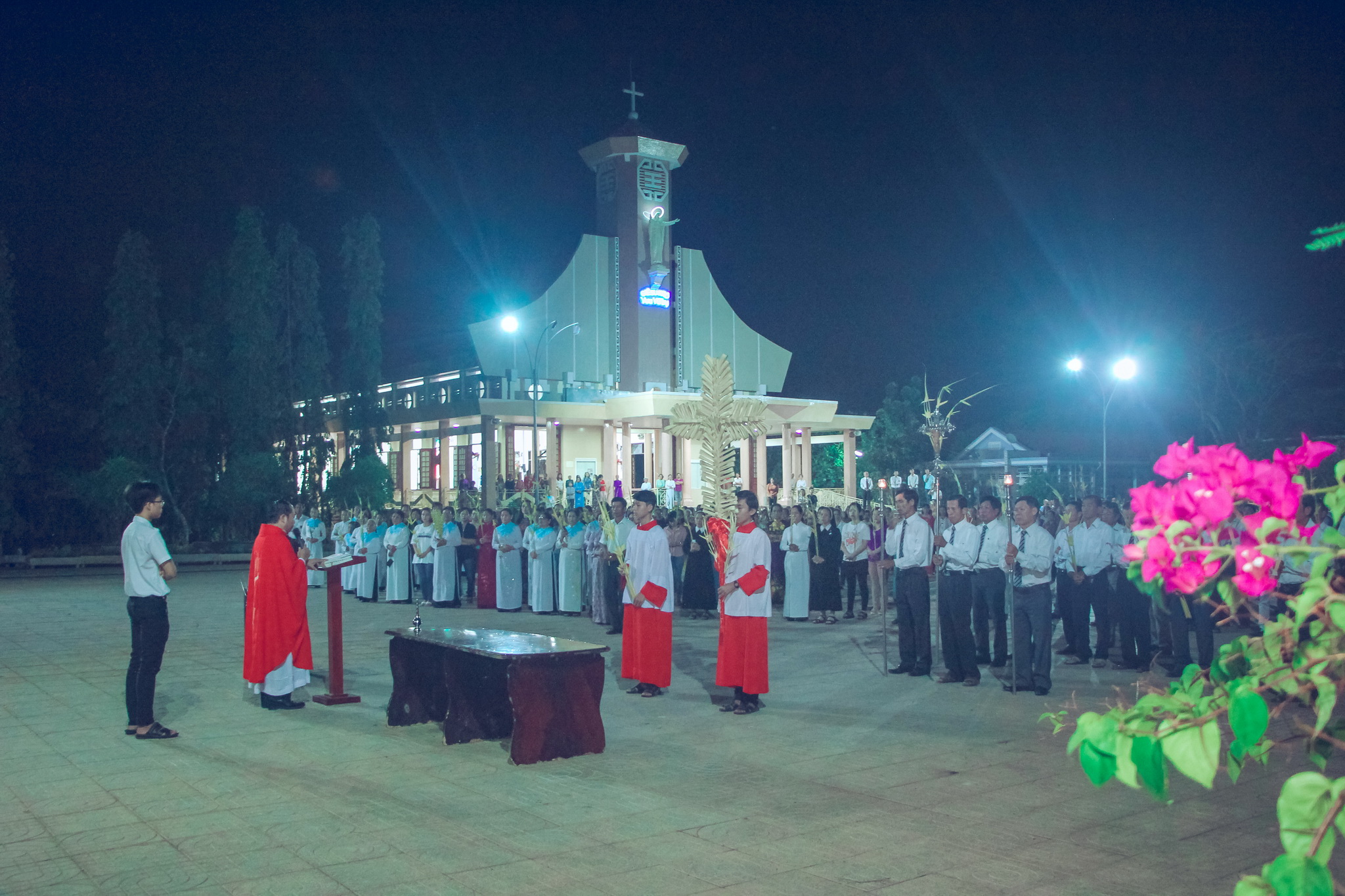 Tin Ảnh: Gx. Hữu Phước: Cử hành phụng vụ Lễ Lá- Khai mạc Tuần Thánh 2019