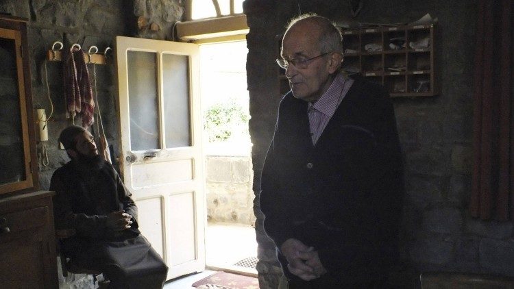 Dòng Tên hy vọng mở án phong chân phước cho cha Frans van der Lugt