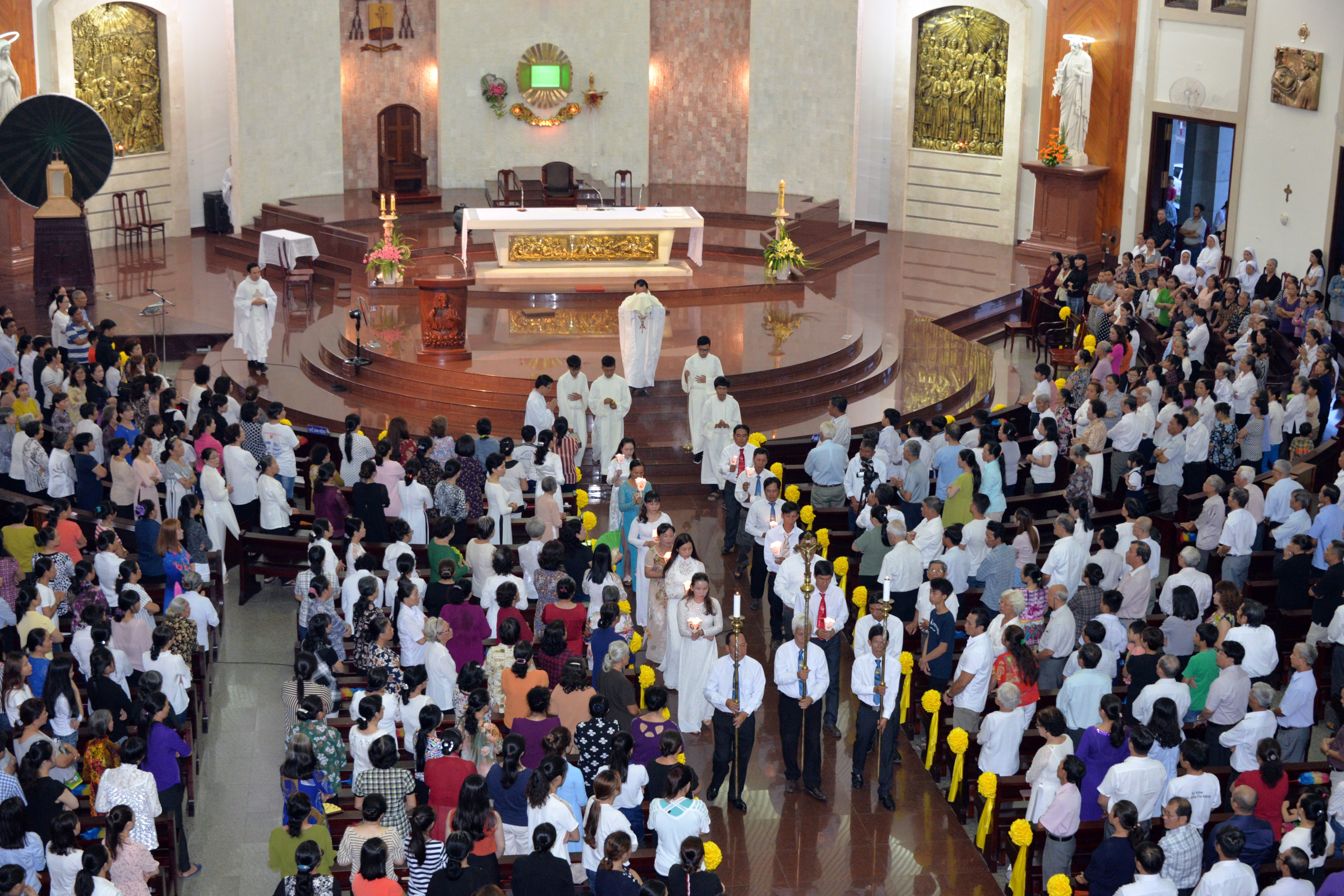 Gx. Chánh Tòa Bà Rịa: Cử hành Thánh lễ Tiệc Ly