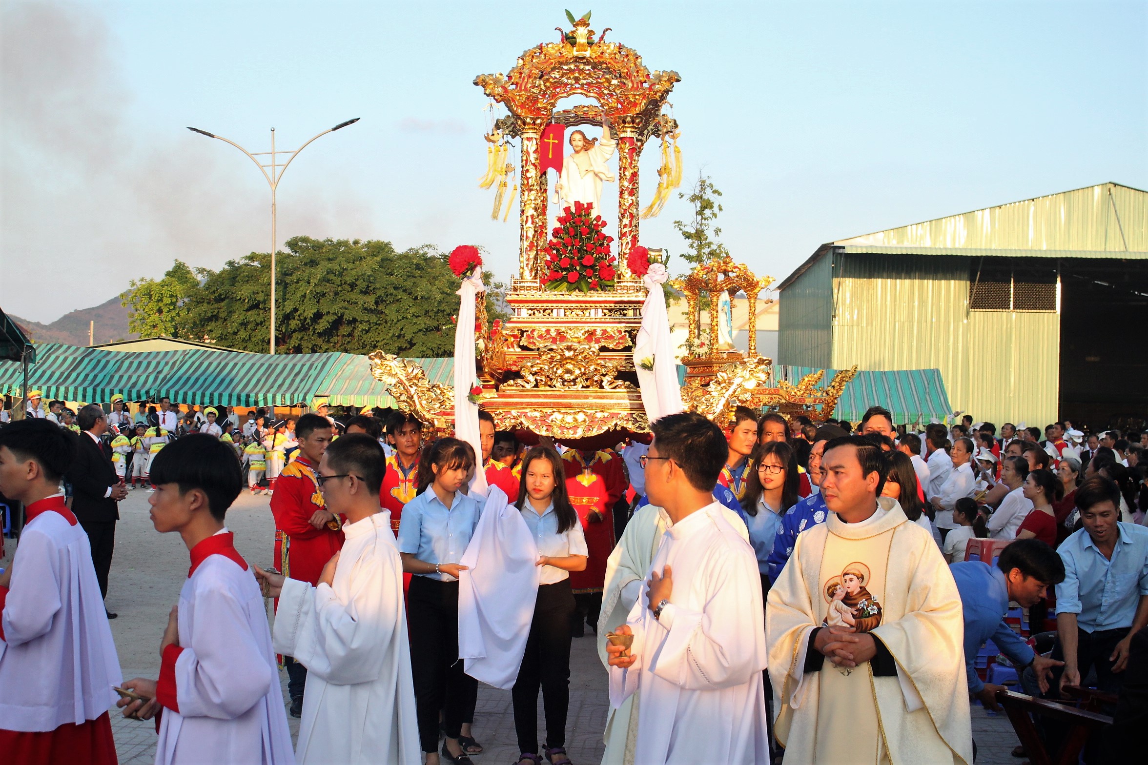 Tin Ảnh: GHBL. Phước Hưng: Mừng đại lễ Chúa Phục Sinh 2019