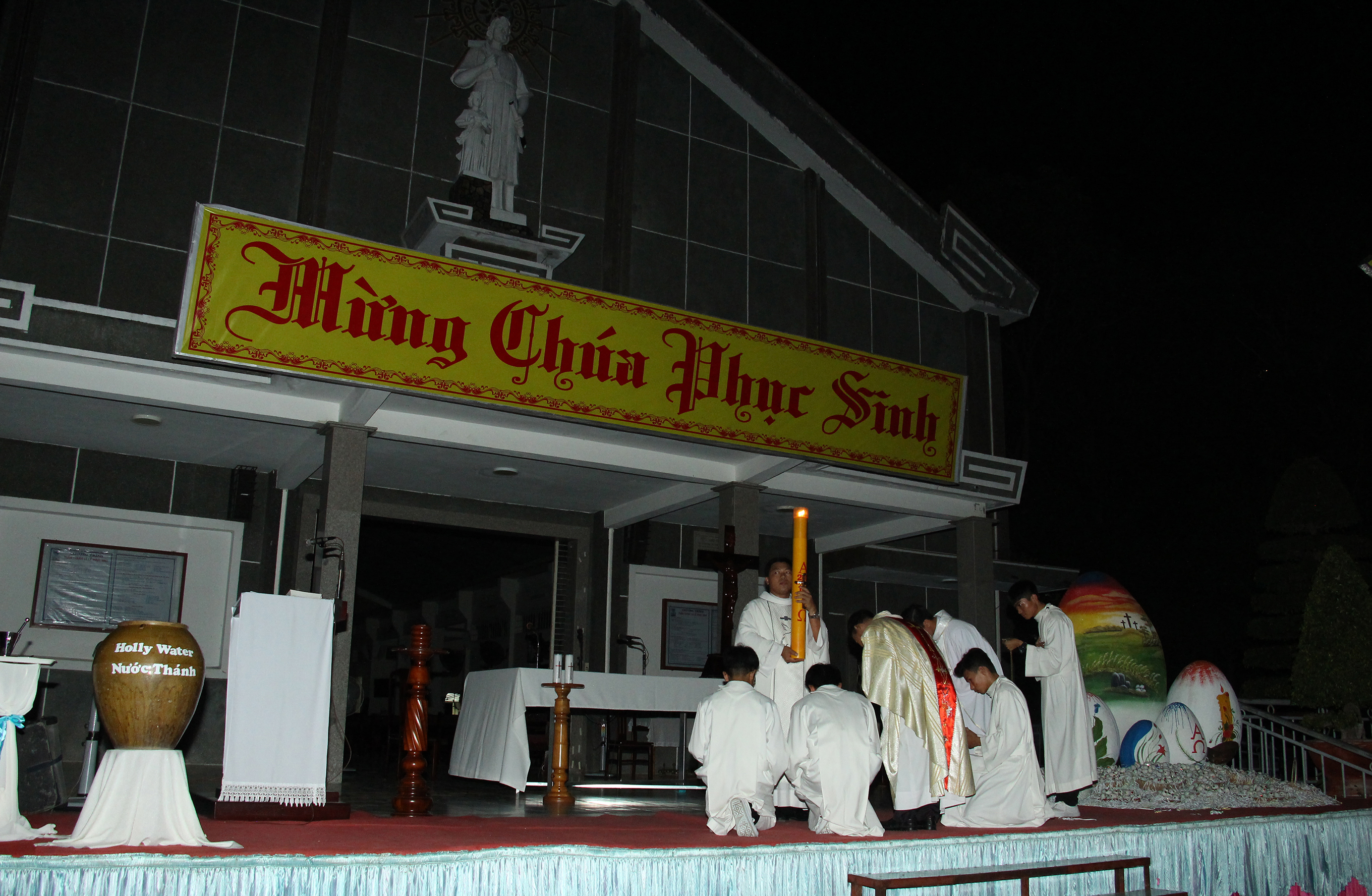 Tin Ảnh: Gx. Lam Sơn: Đêm Canh thức Vọng Phục Sinh 2019