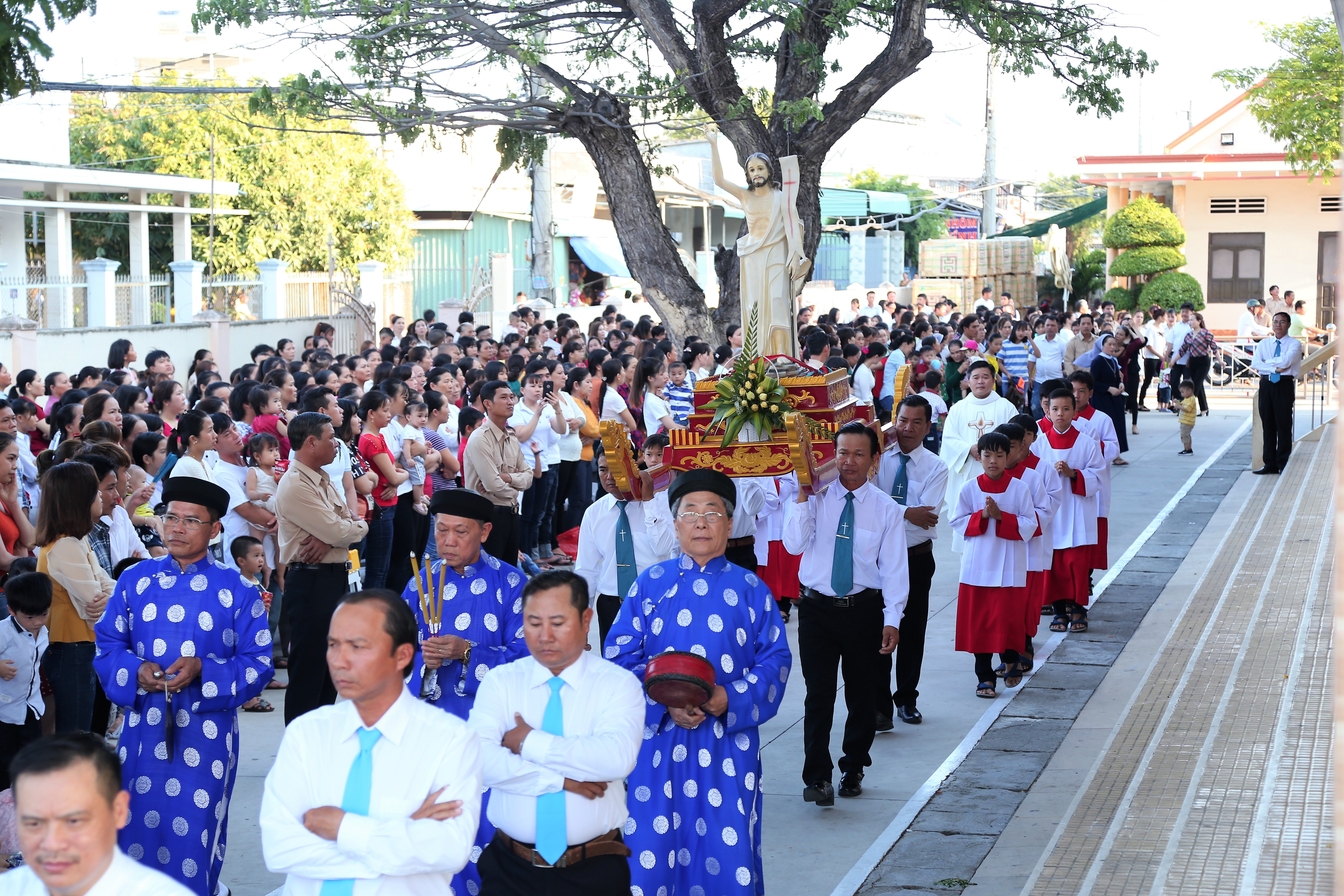 Tin ảnh: Gx.Phước Bình: Thánh lễ mừng Chúa Phục Sinh 2019