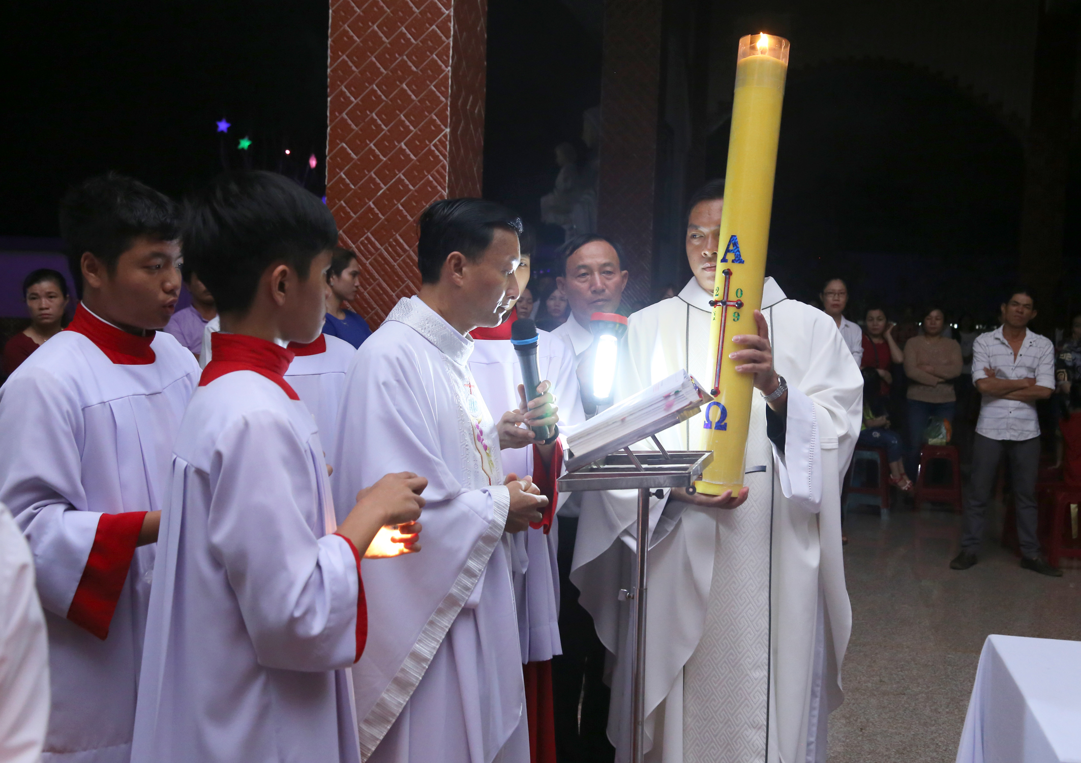 Tin Ảnh: Gx. Sơn Bình: Đêm Canh thức Vọng Phục Sinh 2019 