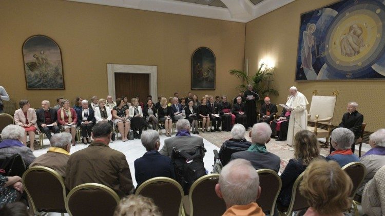 ĐTC Phanxicô chào Coro Arcobaleno 