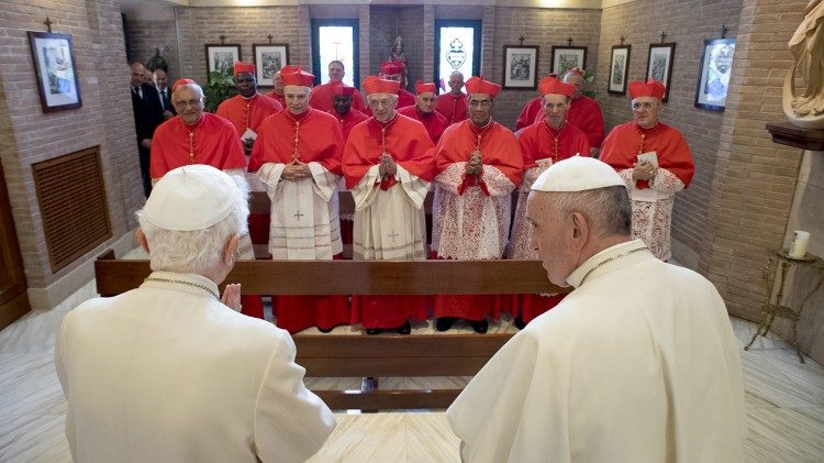 ĐHY Mueller ca ngợi nhận định của ĐGH Biển Đức XVI