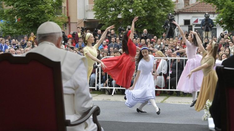 ĐTC Phanxicô gặp các bạn trẻ Bắc Macedonia 