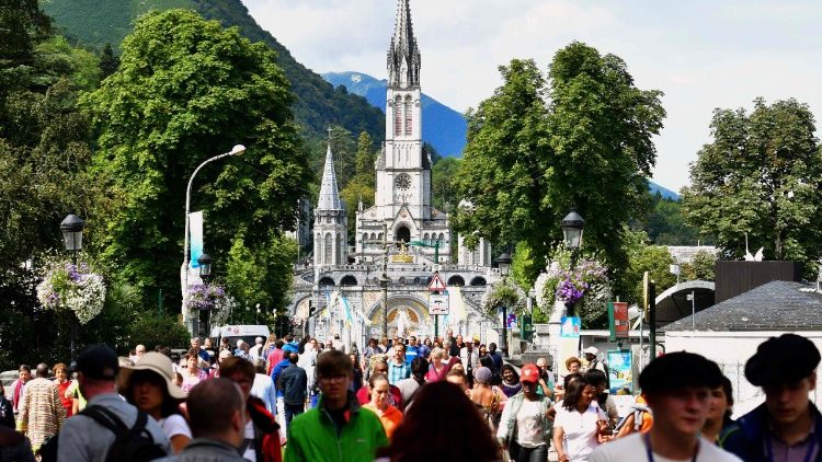 Một số chứng tá trong cuộc hành hương “chiến sĩ đến Lộ Đức” 