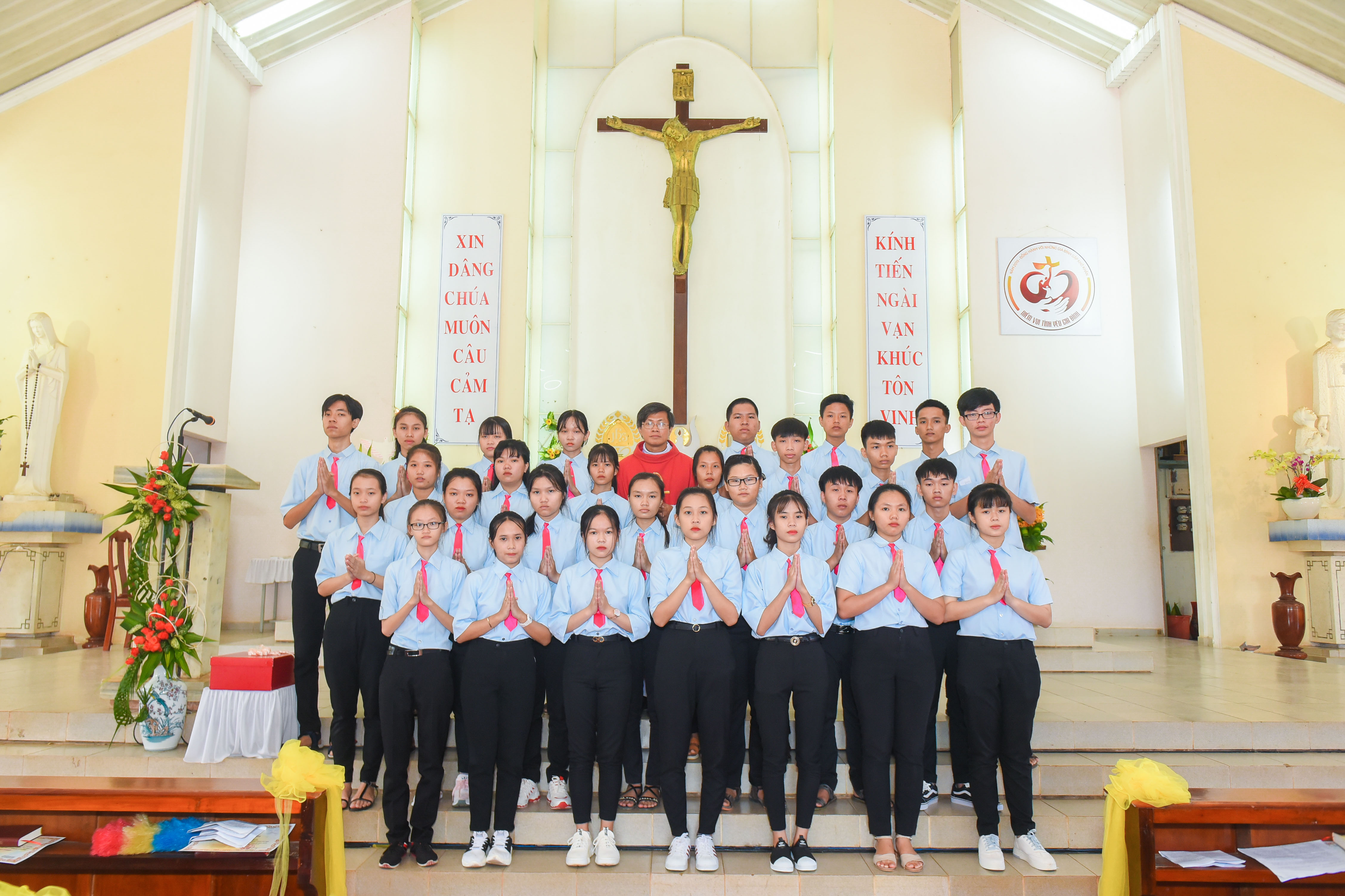 Tin Ảnh: Gx. Đức Mỹ: Thánh lễ Tuyên hứa Bao Đồng và tổng kết năm học giáo lý 2018-2019