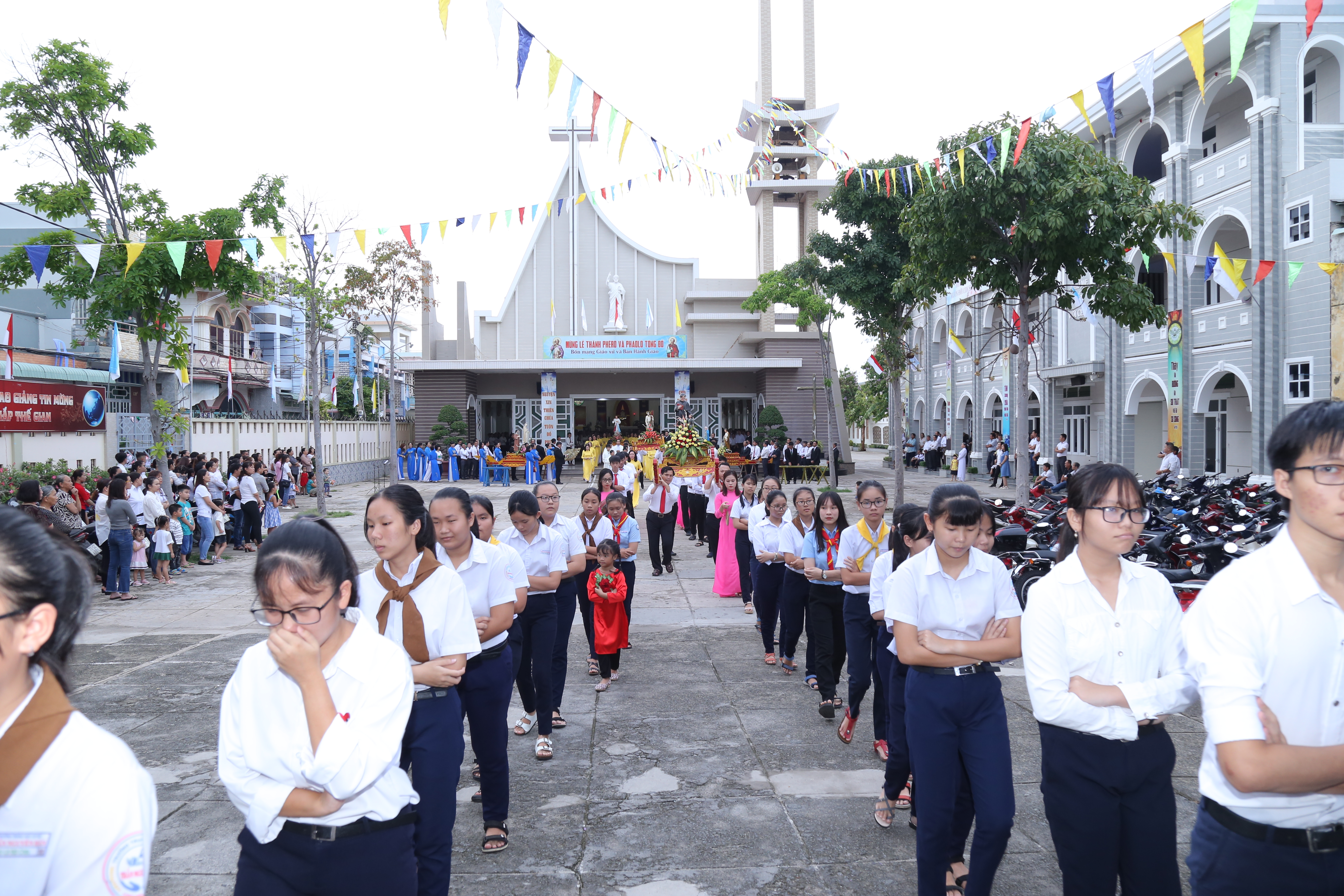 Tin ảnh: Gx. Phước Tỉnh: Mừng lễ Thánh Phêrô và Phaolô – Bổn mạng Giáo xứ và ban hành giáo