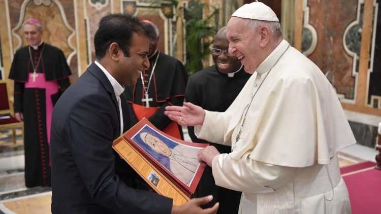 ĐTC: Với phi hành đoàn, việc sắp xếp đời sống cá nhân và gia đình không hề đơn giản 