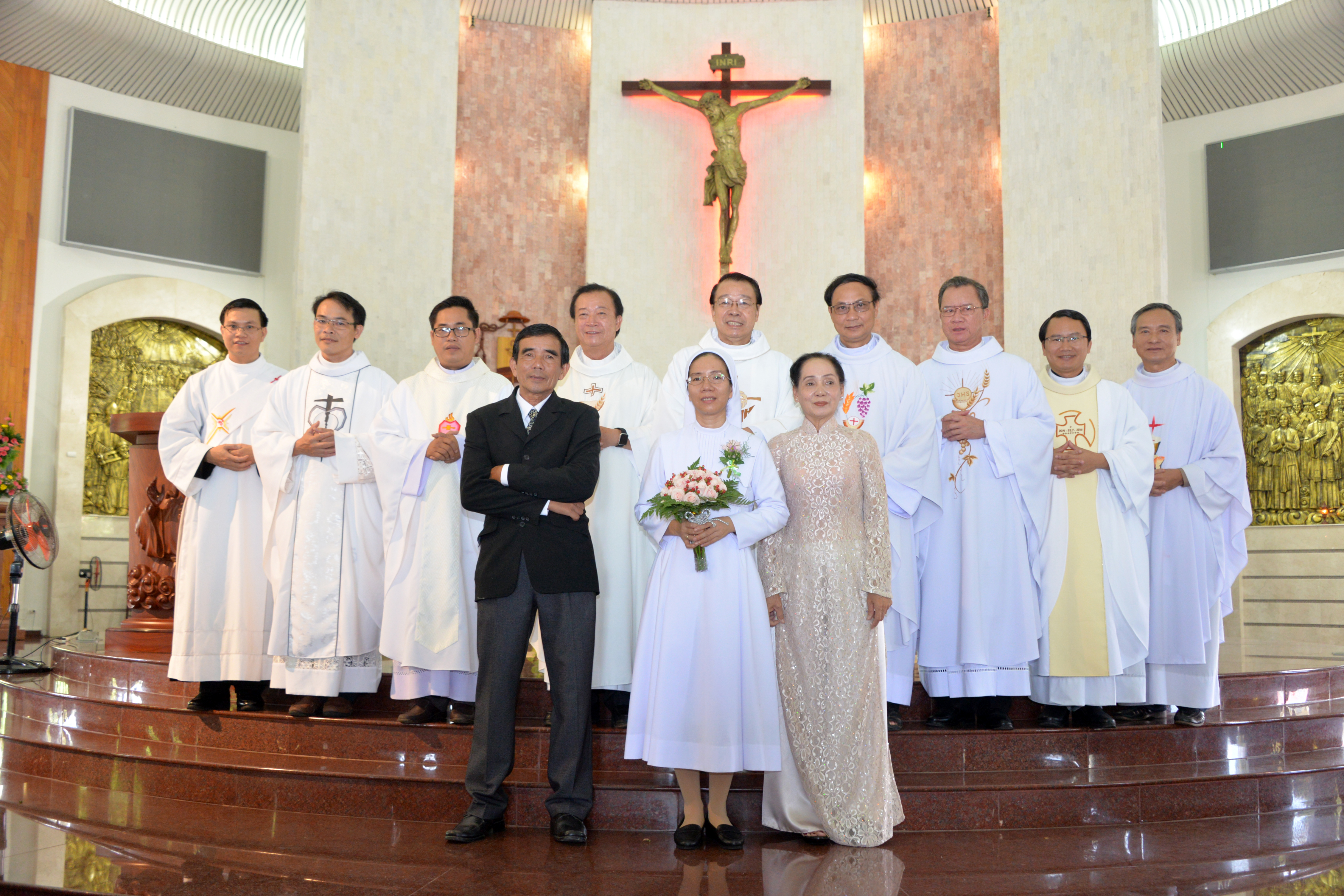 Gx. Chánh Tòa Bà Rịa: Thánh lễ tạ ơn mừng hồng ân Vĩnh khấn nữ tu Têrêsa Hồ Thị Mai Lan